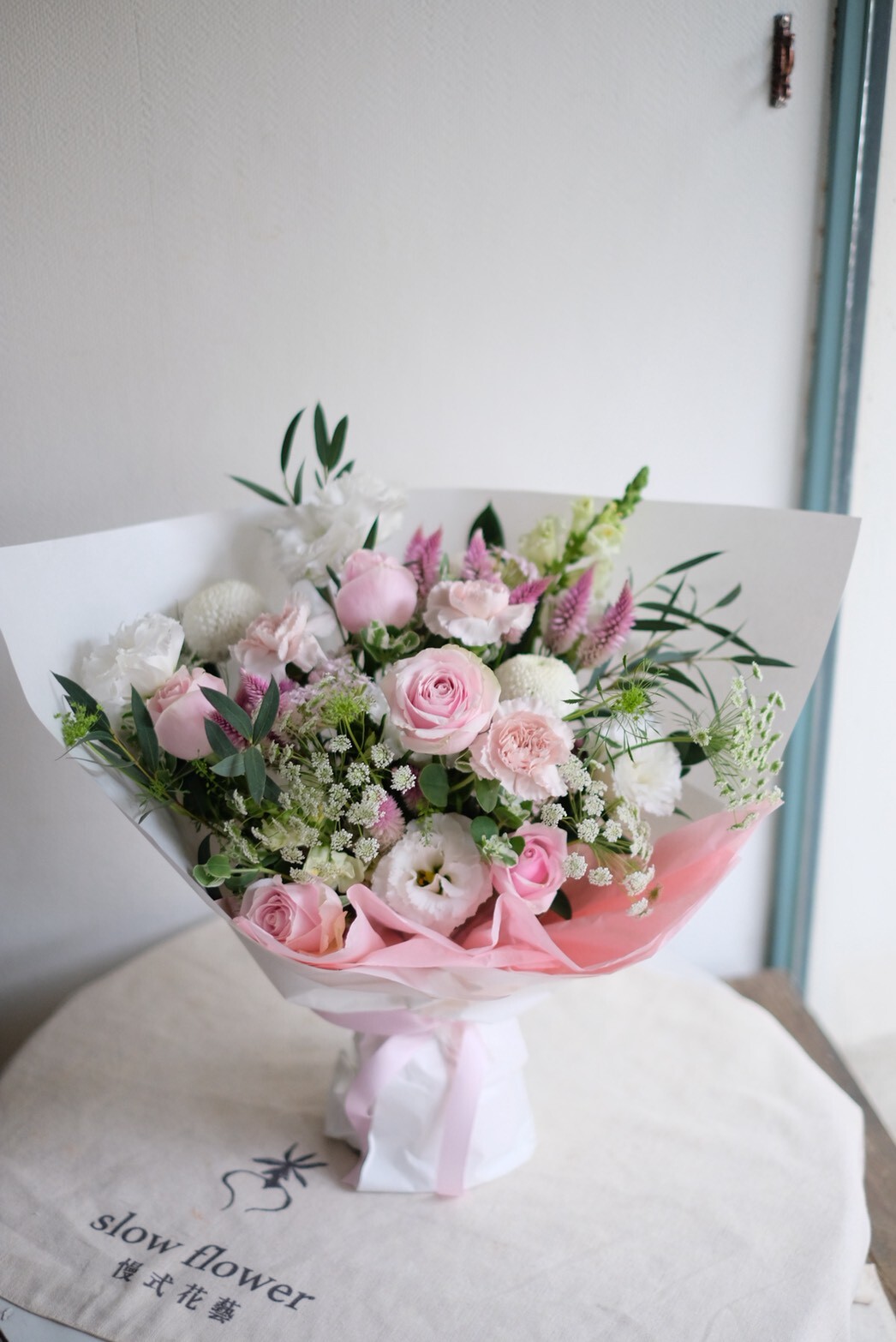隨心所欲｜粉白色系花束　　　[從輕捧到滿懷都是同樣的心意]