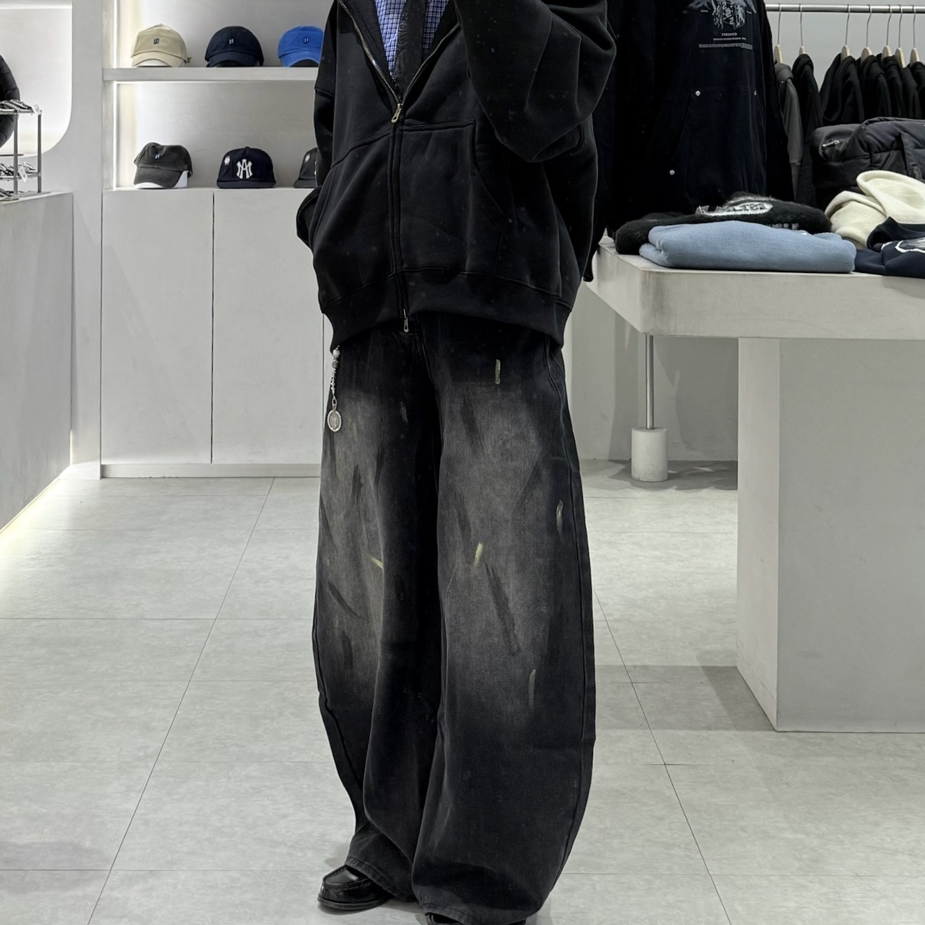 D/K「FOR GIRLS」NJ324 口袋刷白抓痕彎刀褲