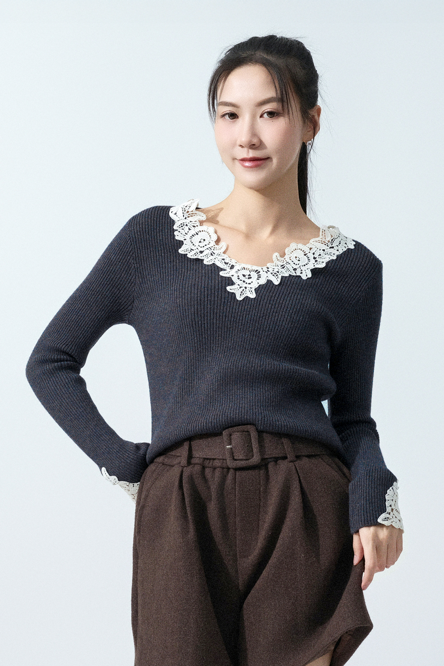 立體蕾絲花邊羅紋上衣 (預購產品）