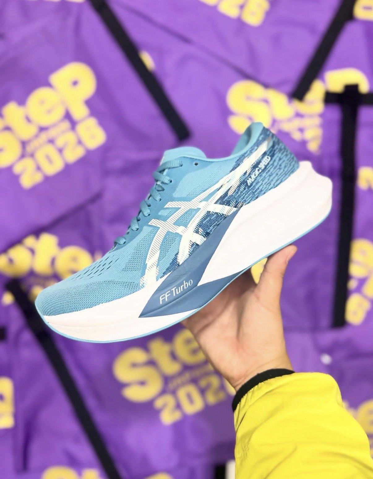 男鞋 ASICS MAGIC SPEED 4 藍白 碳纖維 透氣 回彈 輕量 包覆 競速 慢跑鞋【1011B875-402】