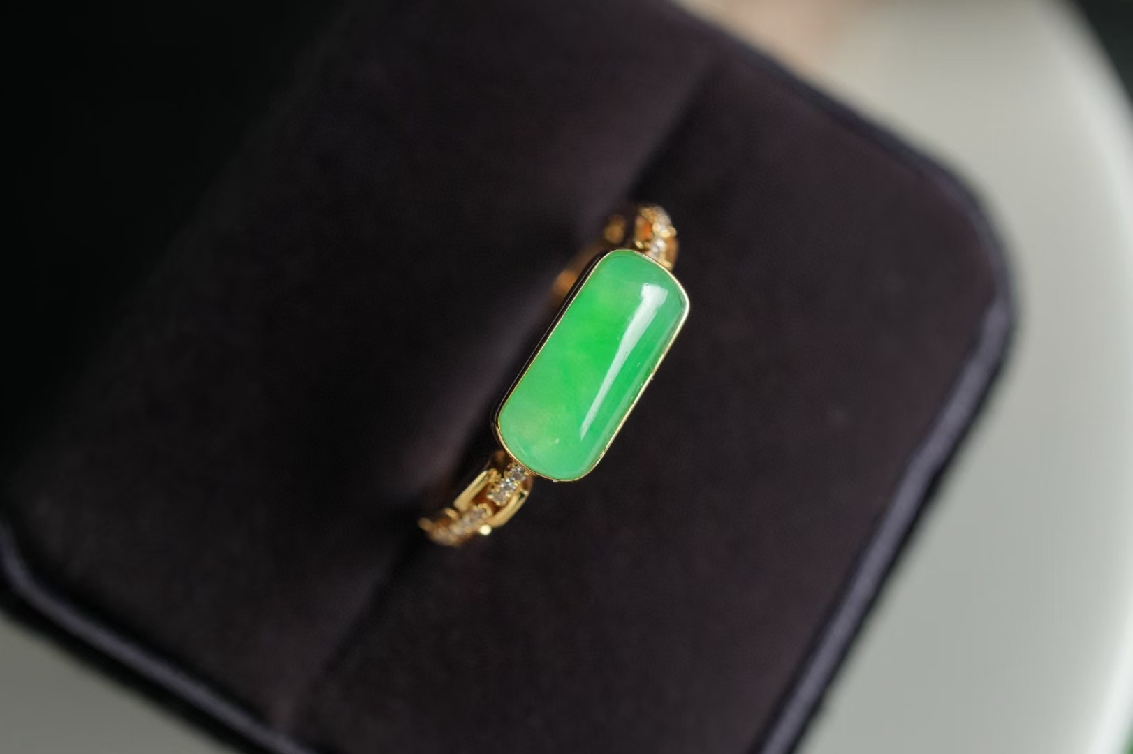 1226826 翡翠馬鞍戒