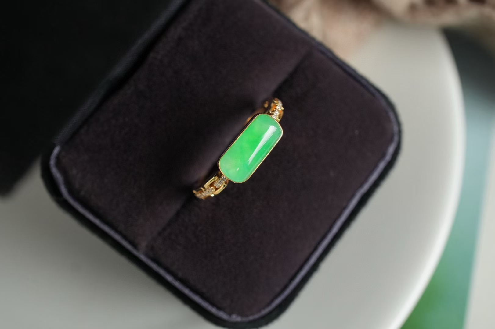 1226826 翡翠馬鞍戒