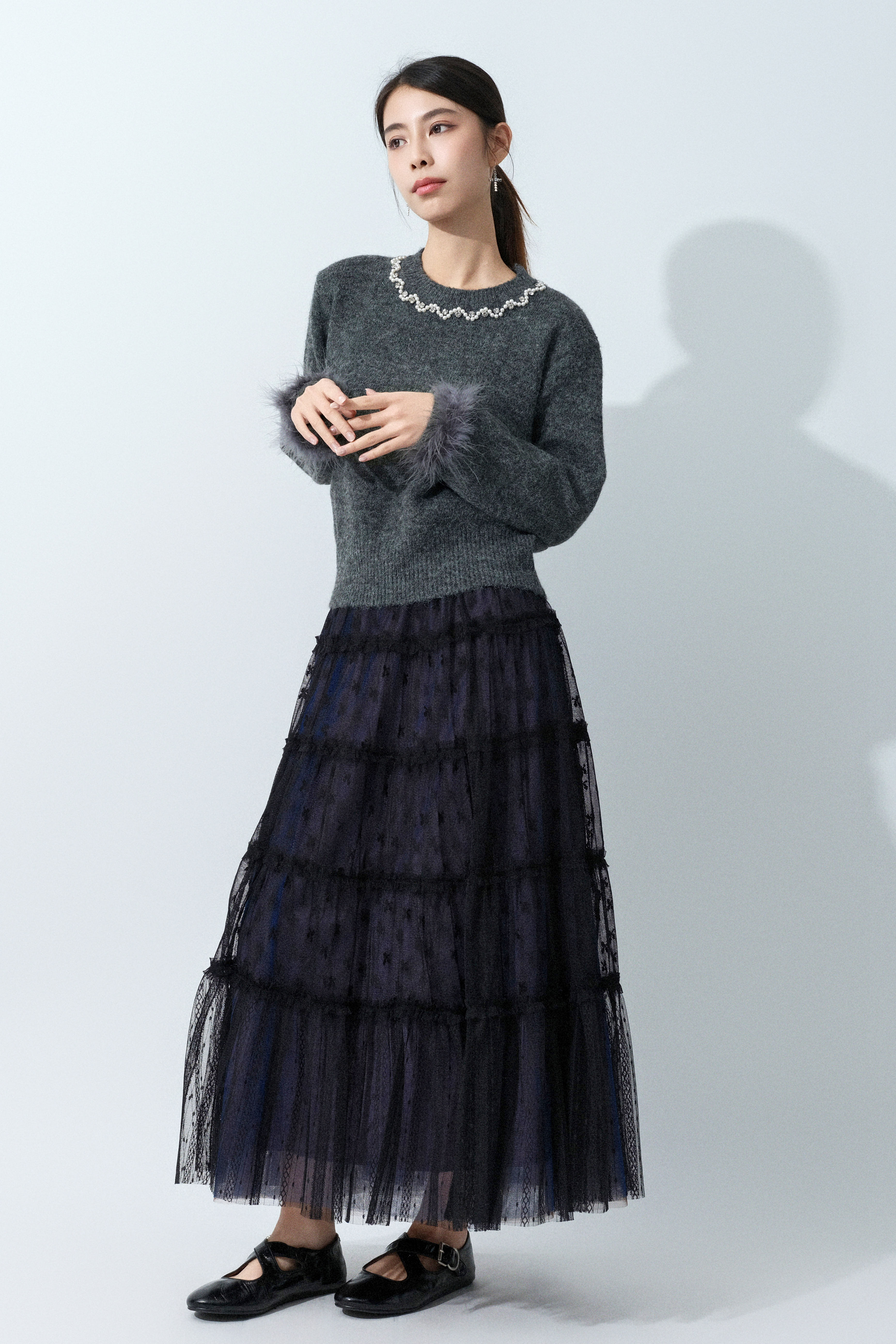 閃石珍珠領毛毛袖口冷衫（預購產品）