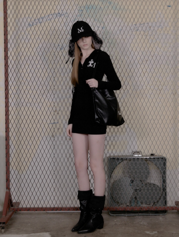 【直播】MUCENT LL010704 ECLAT METAL LOGO 斜背包