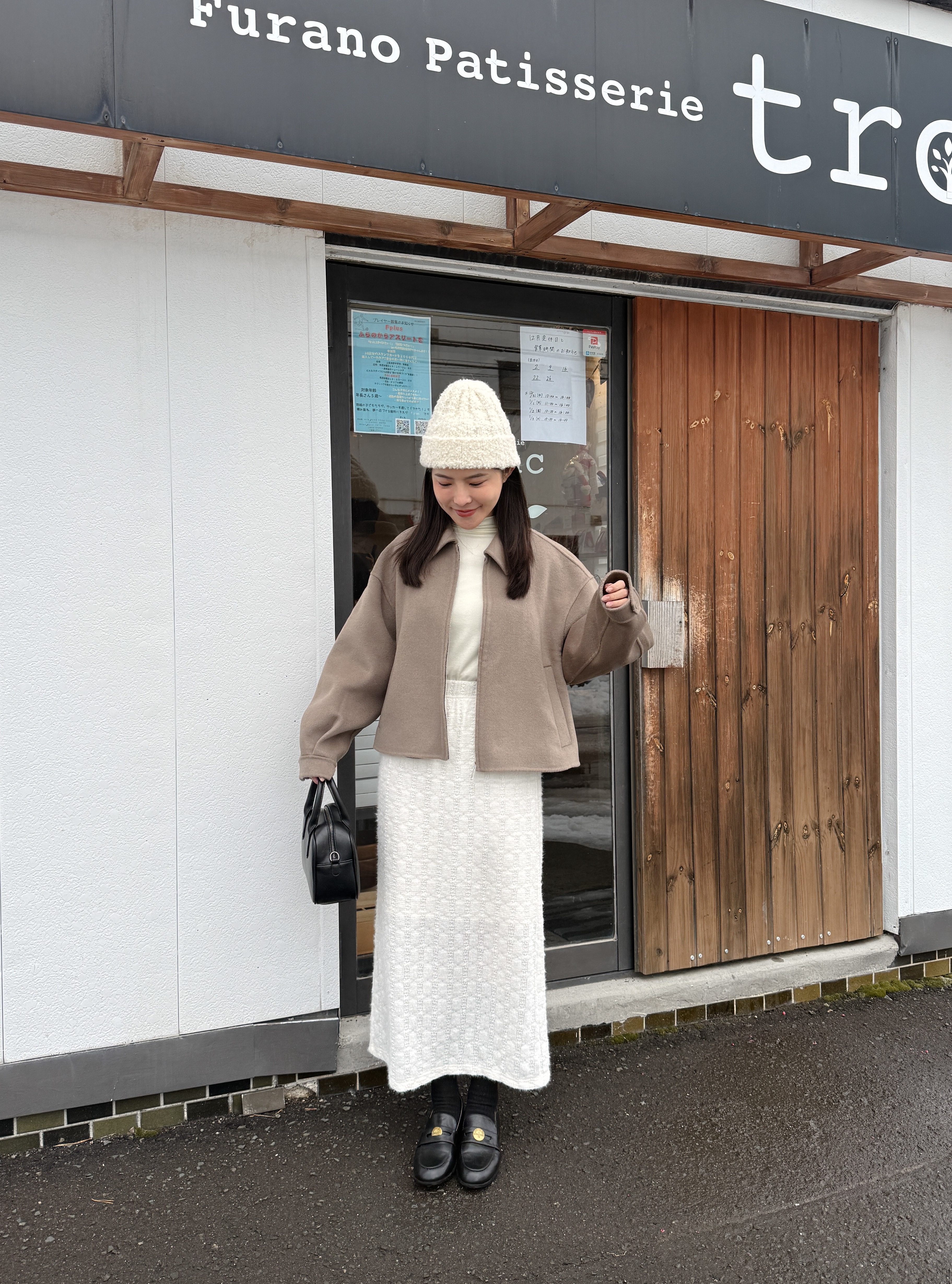 自訂 小尖領70%羊毛短大衣-拉鍊式