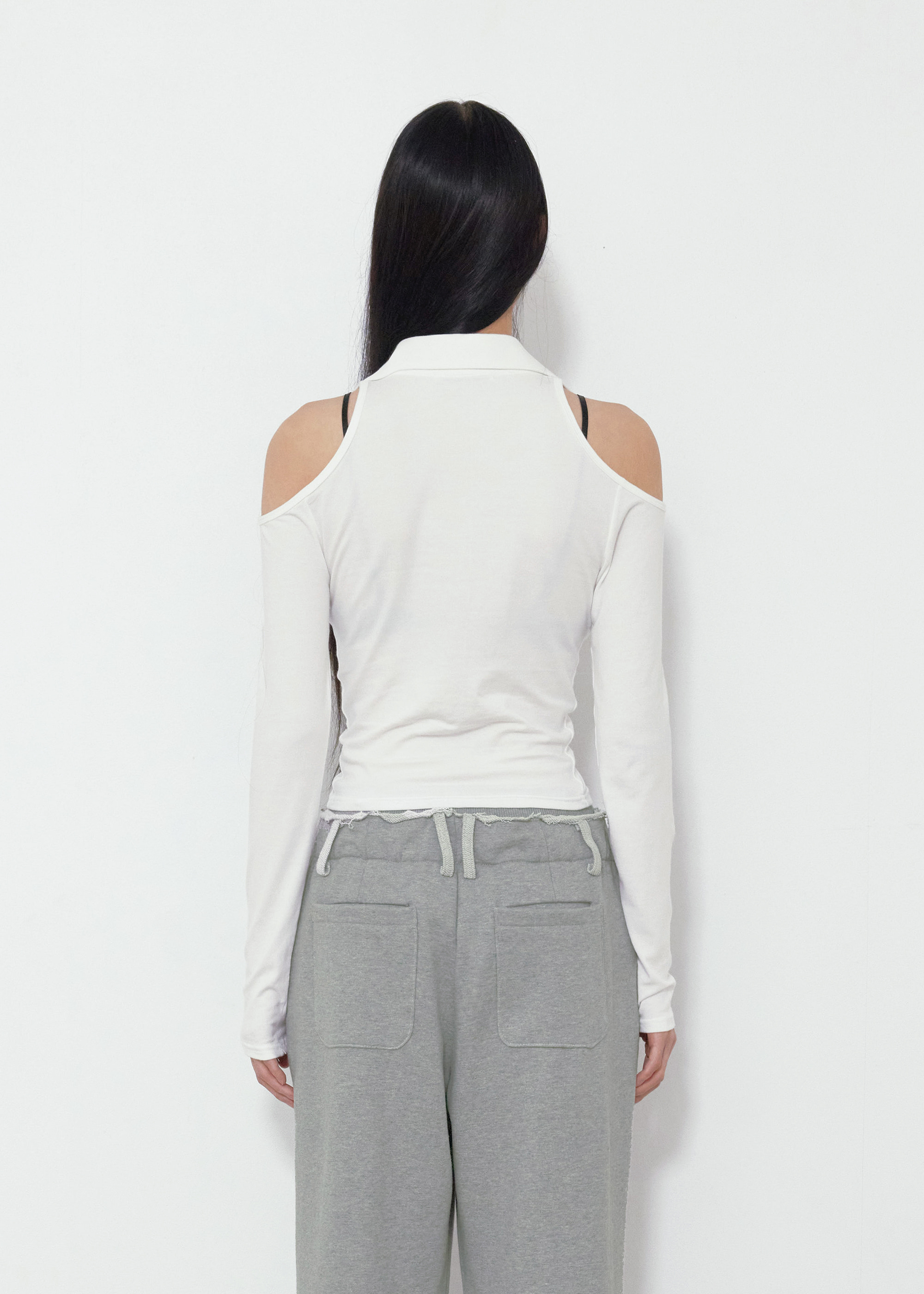 BOHEMSEO SHOULDER HOLE COLLAR T 露肩長袖| FLOMMARKET