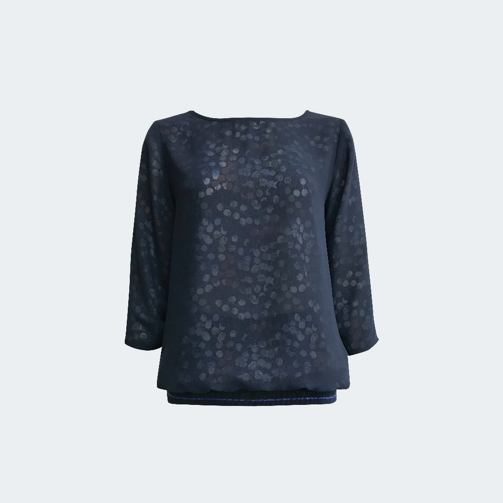 特殊雙層半透明內花紋圓領七分袖上衣