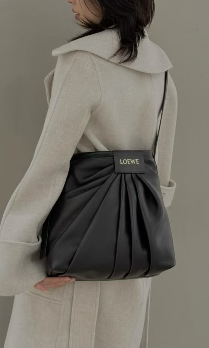 Loewe Draped 飾面褶皺設計托特包