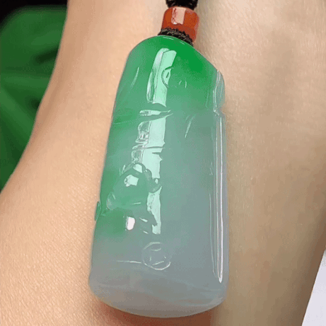 1226329 翡翠飄綠竹節