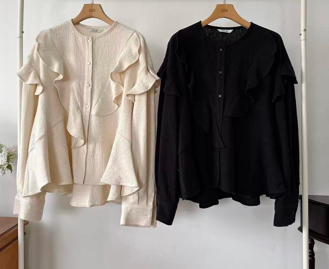 OG5421 垂墜荷葉鈕扣上衣