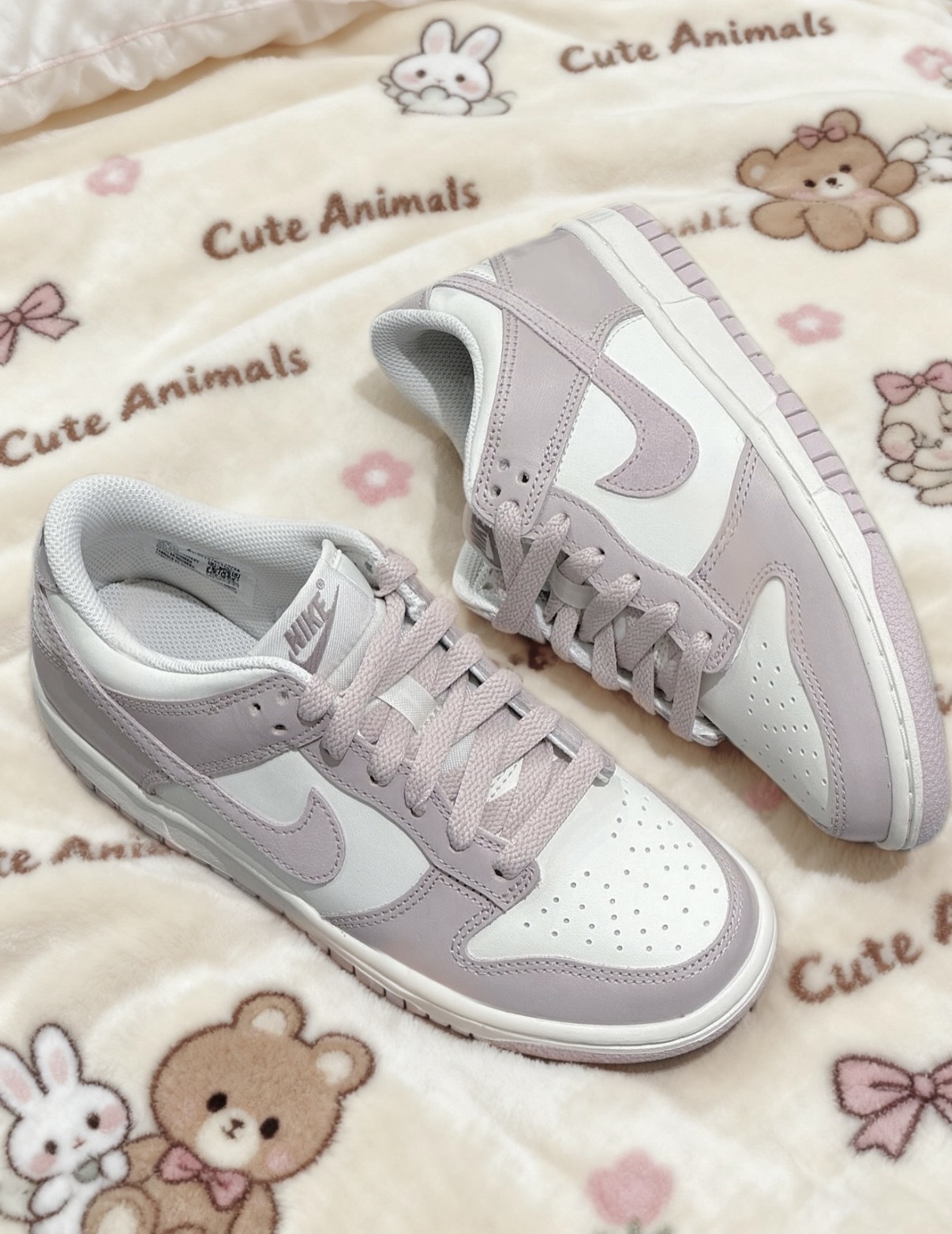 女鞋 NIKE DUNK LOW 'Pearl Pink' 粉紫 金屬小勾 麂皮 復古 運動 休閒鞋【IO4244-100】
