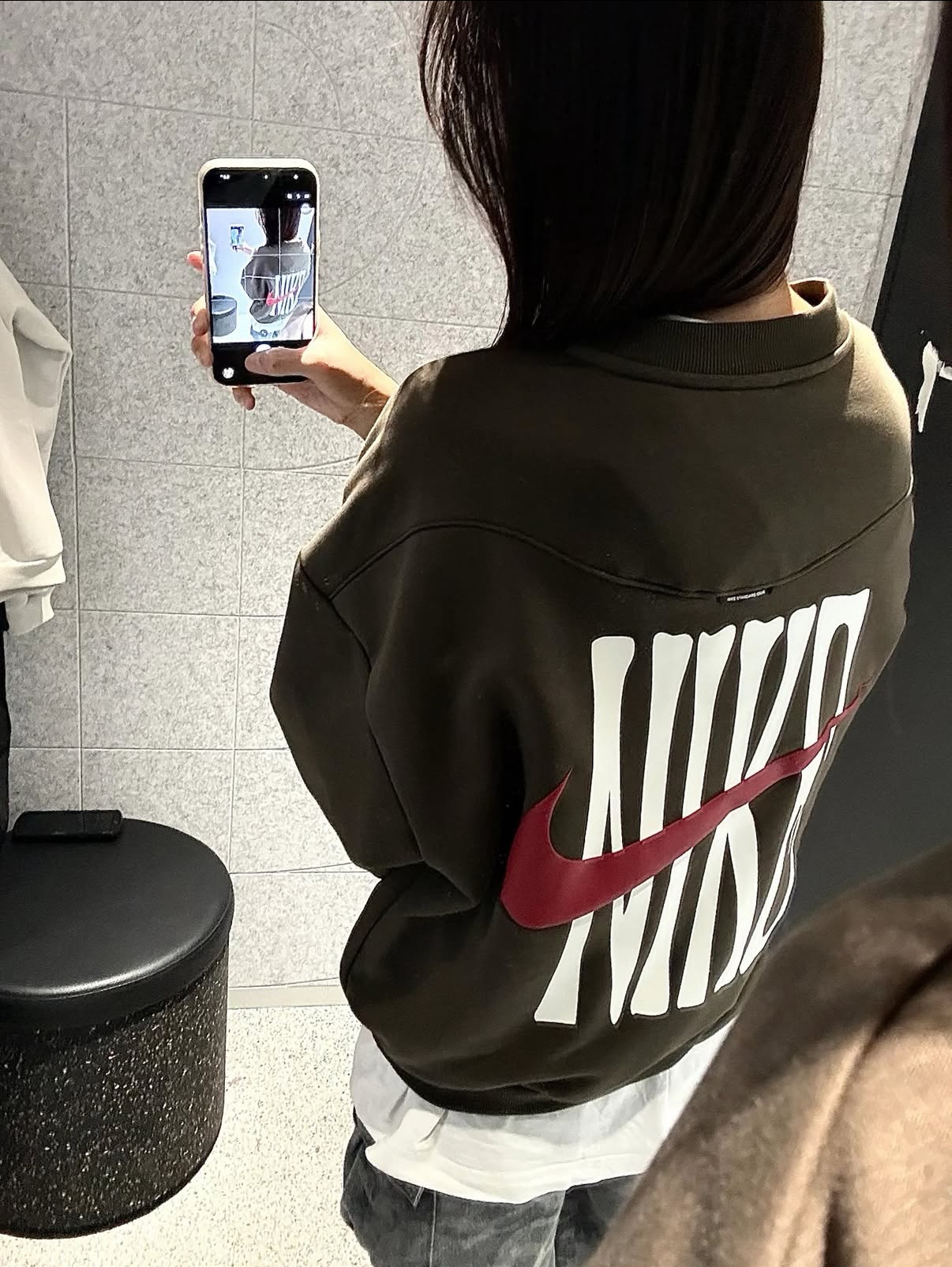 Nike 馬年限定 寬鬆大Logo刷毛大學T Oversize 大勾 套頭衫 棕色 米白色 IQ3819/預購