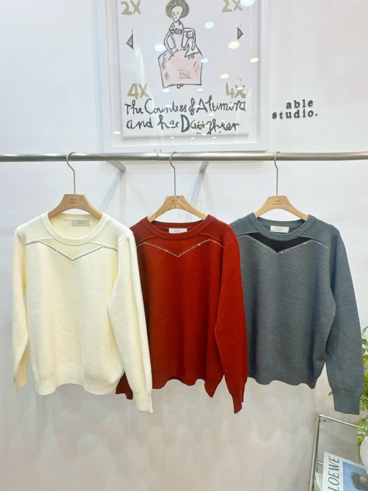 AS5443 閃閃胸口V字型衛衣