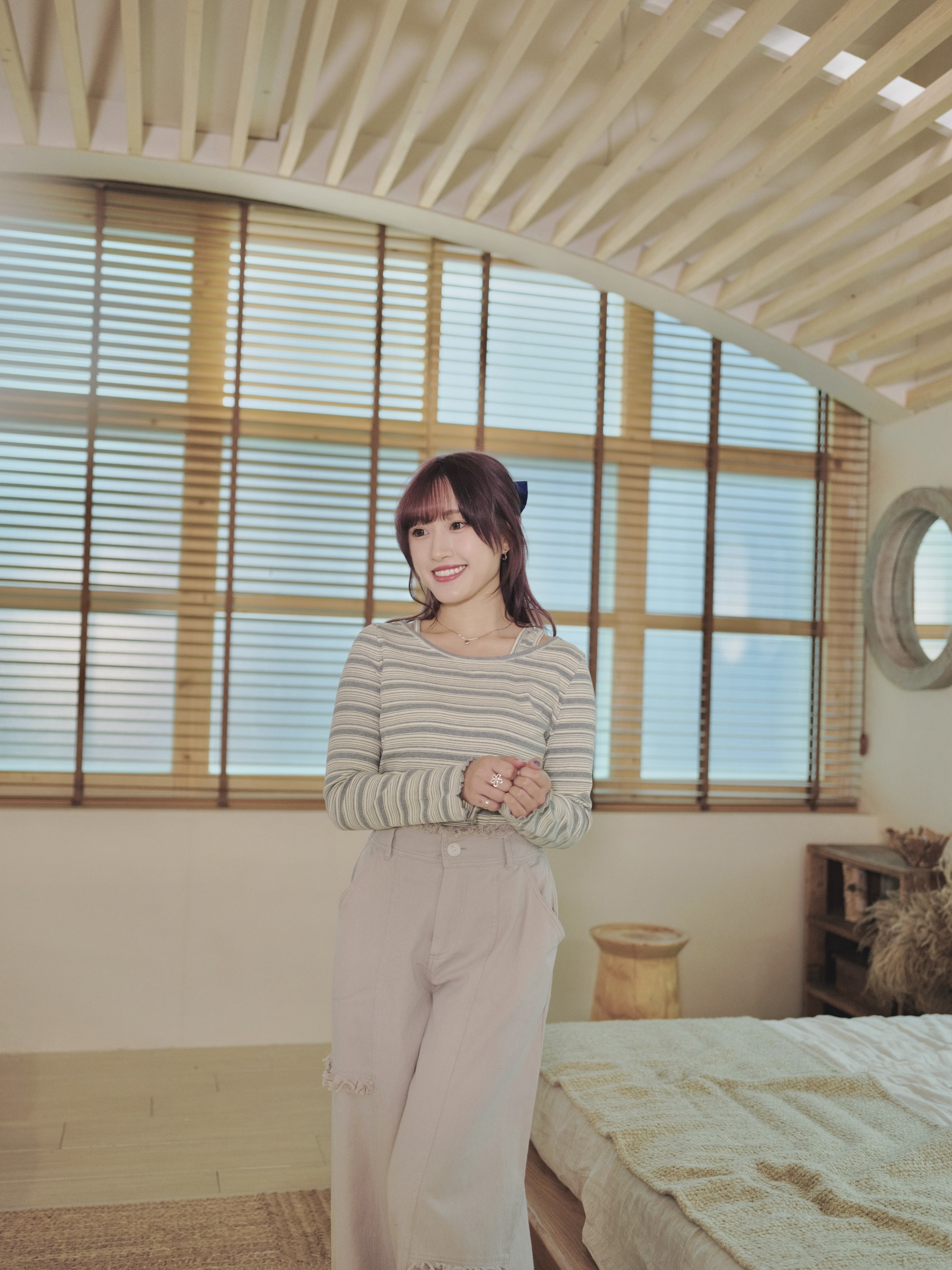 三色 / 不對稱吊帶條紋長袖上衣 / Asymmetric Strappy Striped Top