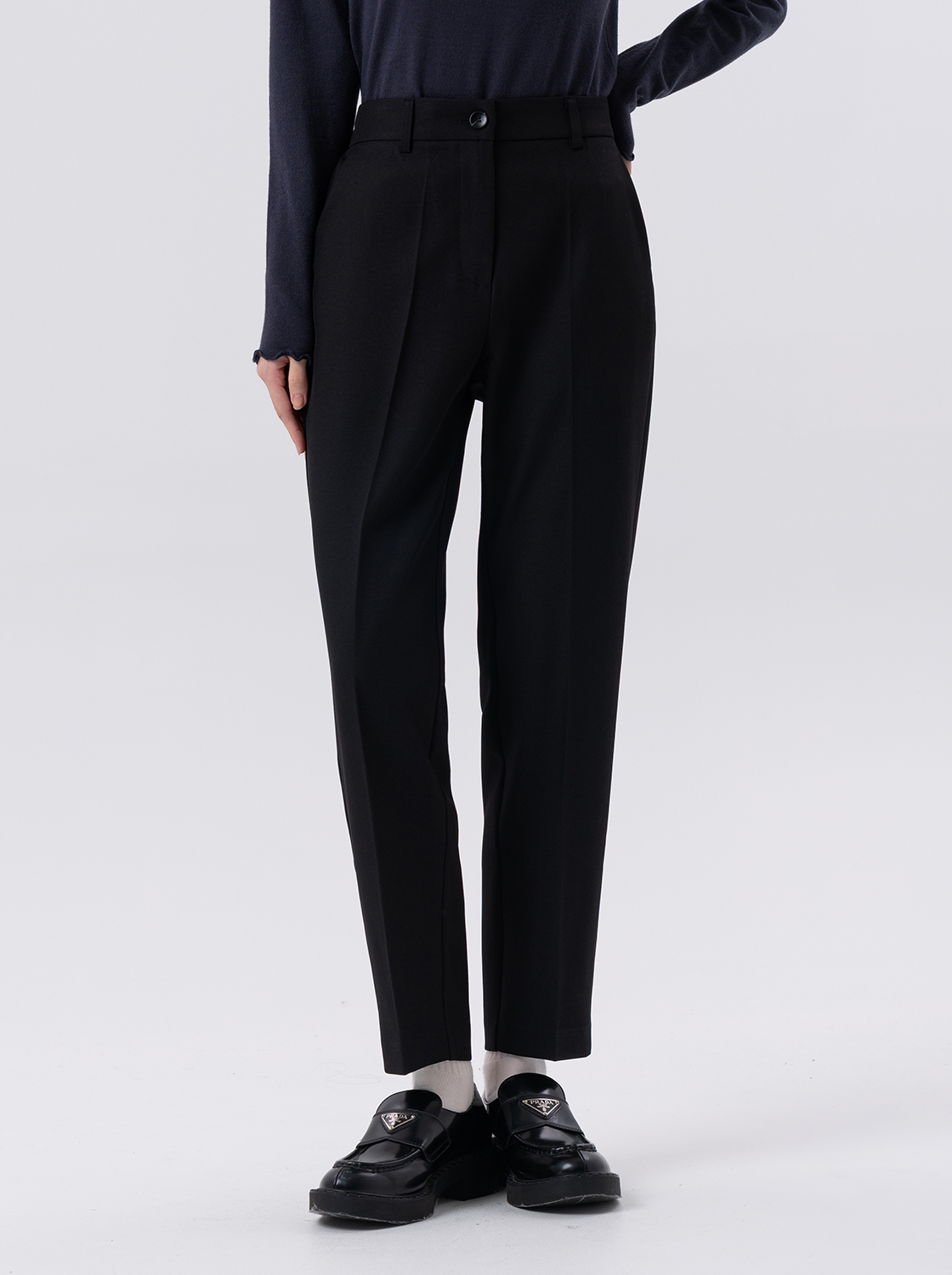 【期間限定】抗皺錐形西裝褲