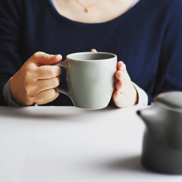 KINTO-TOPO 馬克杯,灰色,溫柔配色輕鬆與家中各種擺設融合,創造舒適放鬆氛圍