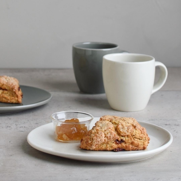 KINTO-TOPO 馬克杯,迷人設計彷彿像隻小動物從土壤冒出,纖細的輪廓和流暢的曲線