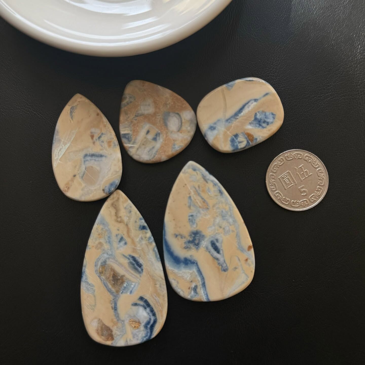 [原石] 土耳其白鎢礦 水晶蛋面