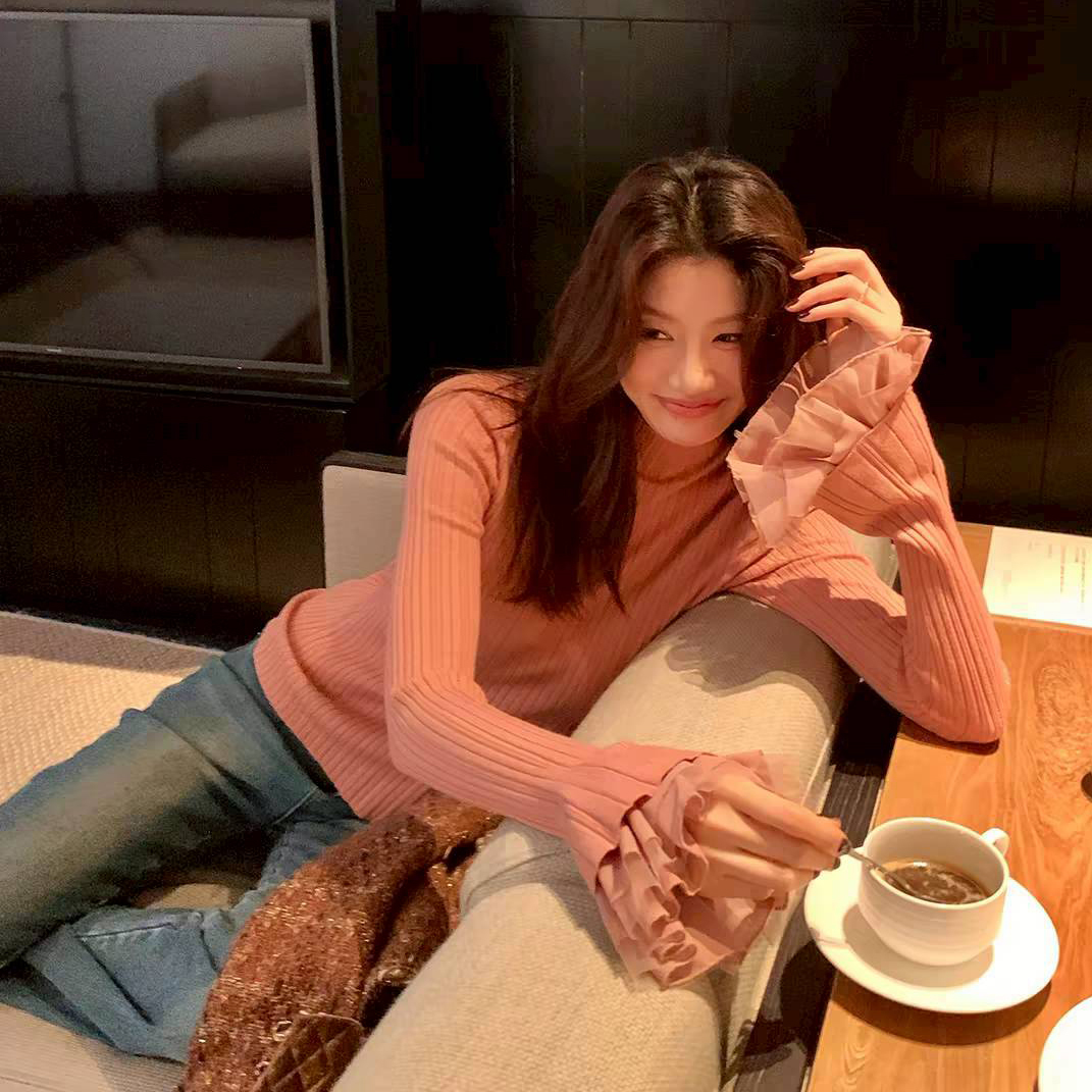 浪漫感層次荷葉袖造型高領上衣-S-XL / 3色 (Elegant & Love)