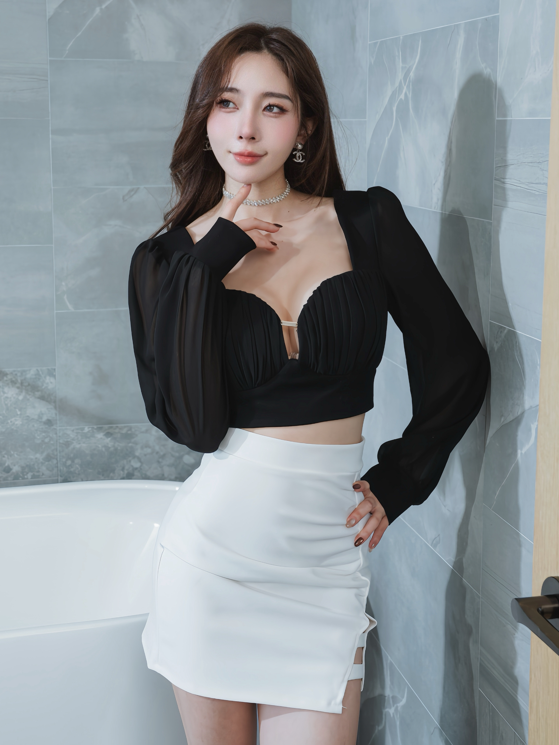 獨家訂製🤍貝殼金標鏤空爆奶上衣(黑色均碼）