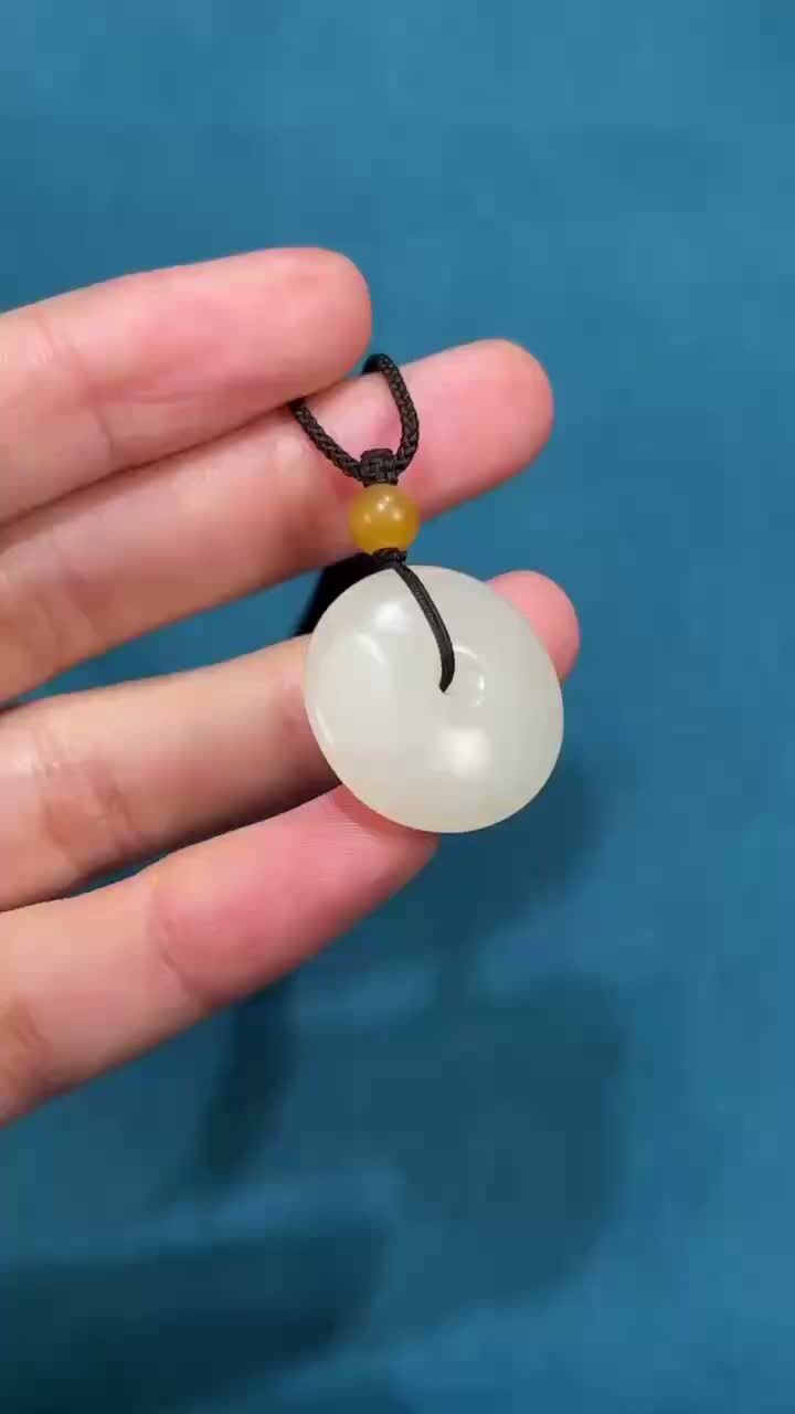 122621 和田玉籽料平安扣 (22.5mm直徑)