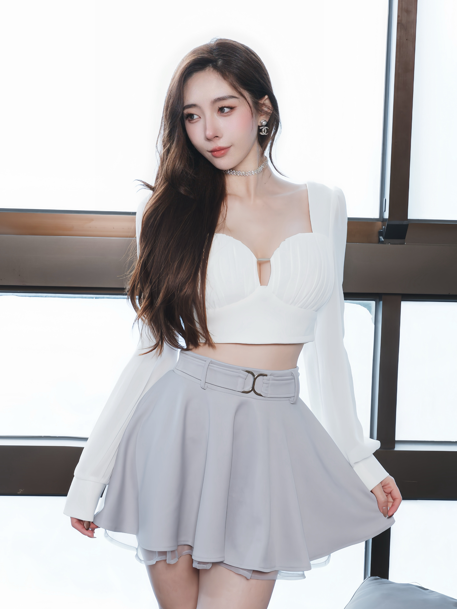 獨家訂製🤍貝殼金標鏤空爆奶上衣(白色均碼）