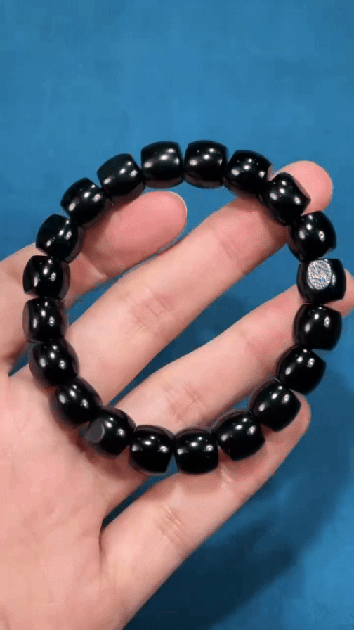 122622 和田玉黑青籽料老型直切手鏈