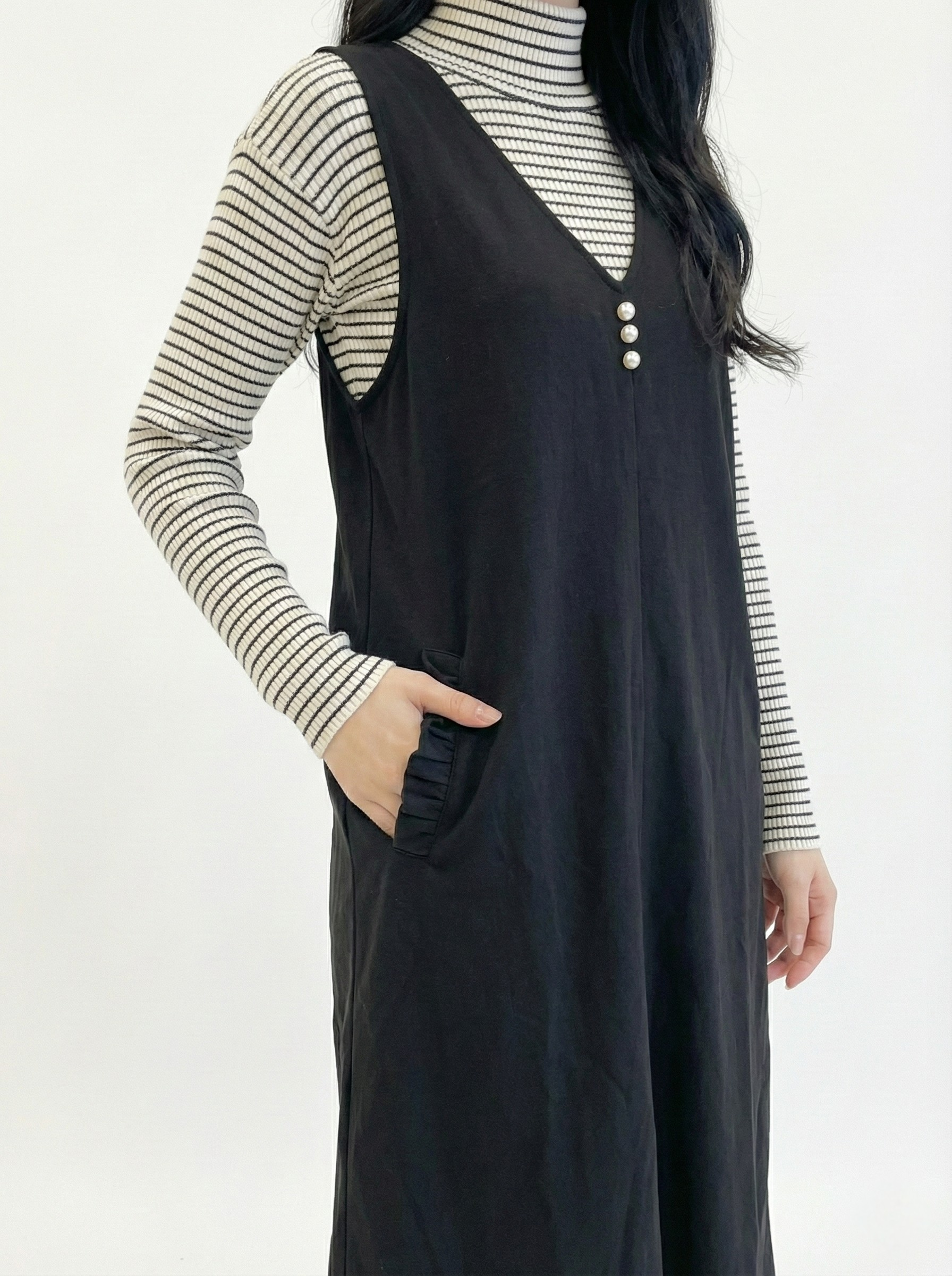 TE Accent V-Neck Jumper Skirt