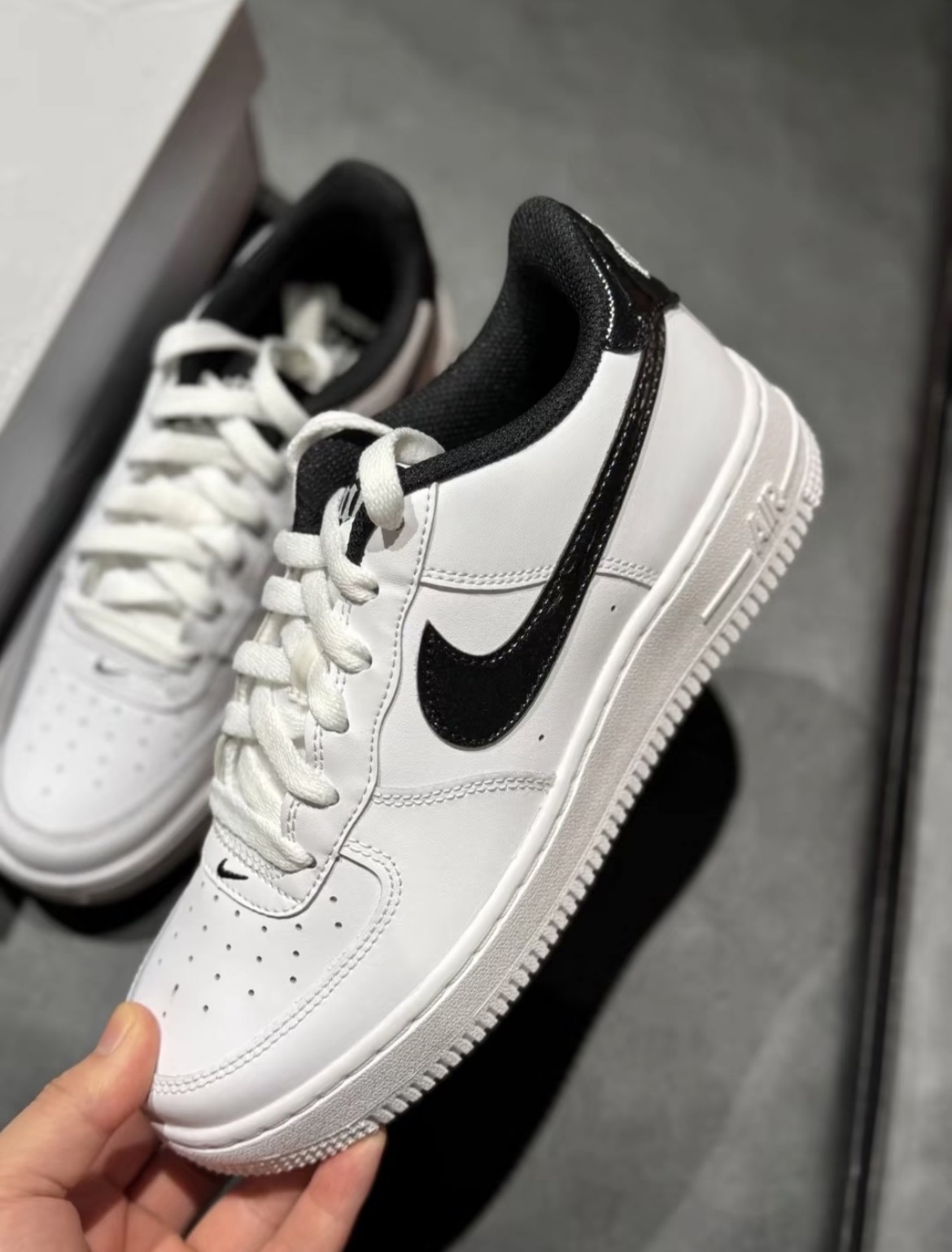 【逢甲 FUZZY】Nike Air Force 1 GS "White/Black" 漆皮 白黑 IM4402-100