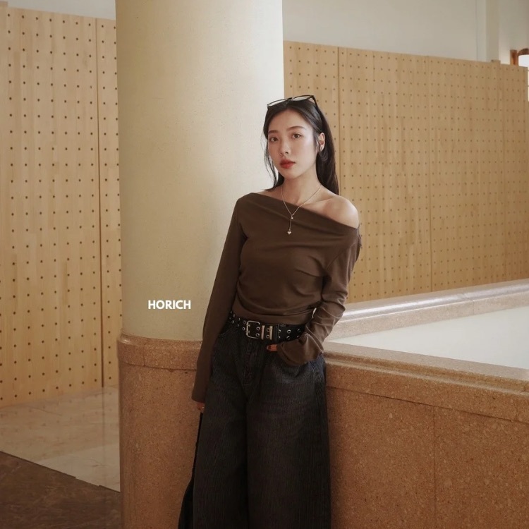 𝗝𝗮𝗻.𝟬𝟴/3021-一字領長袖(4色) 咖色