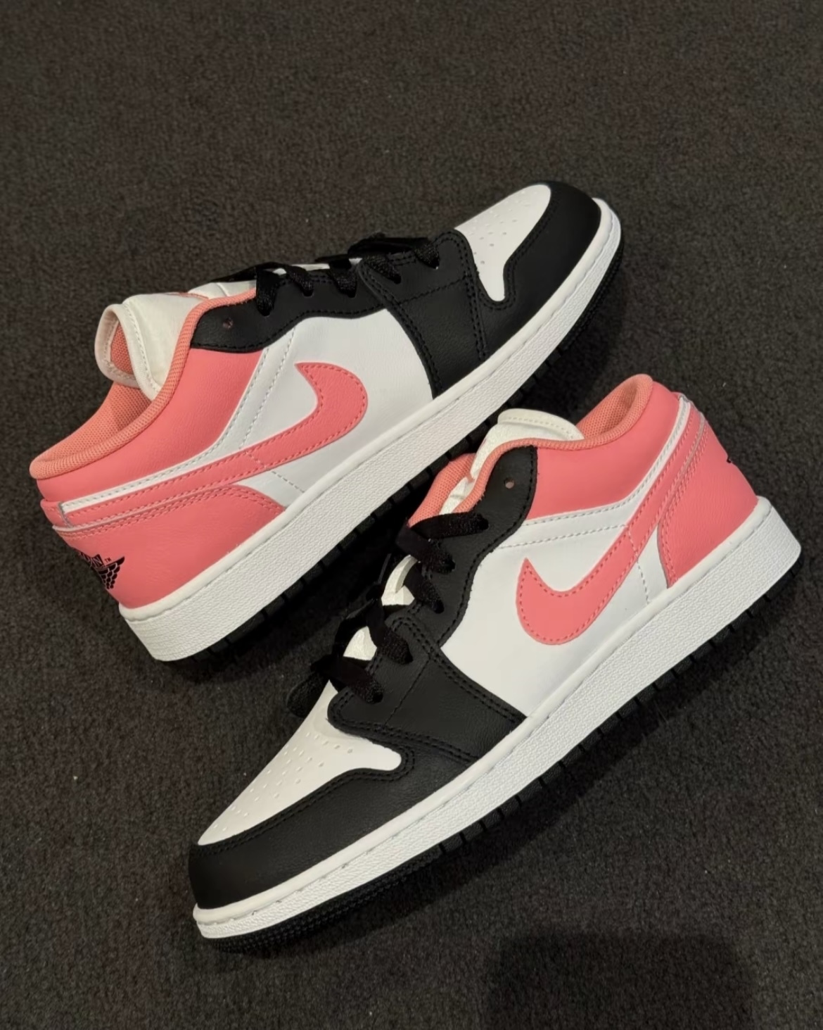 【逢甲 FUZZY】Air Jordan 1 Low GS "Black Pink" 黑粉 553560-025