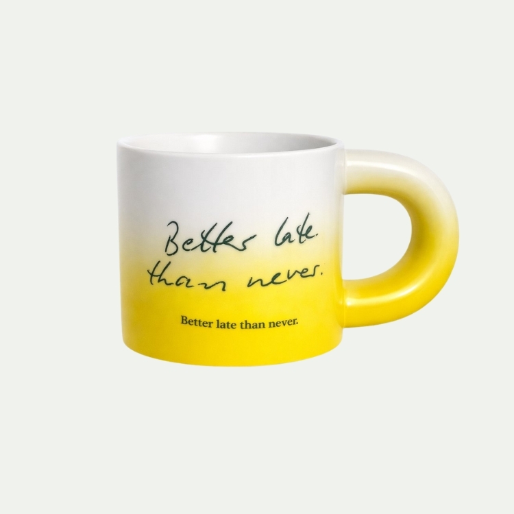 "晚一些總比不做好"黃色漸層馬克杯