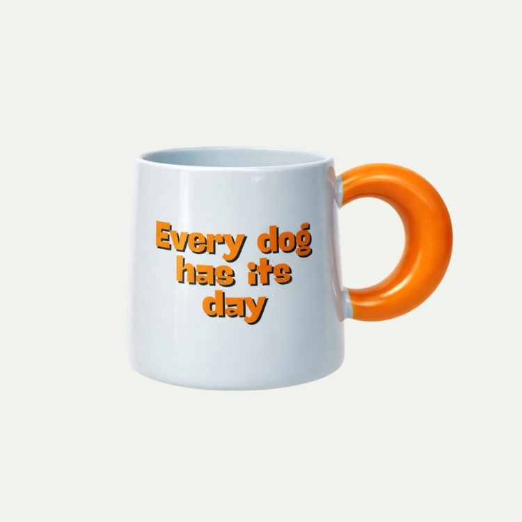 "人人都有好運時"天空藍與黃撞色馬克杯