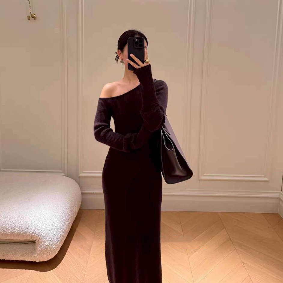 單邊露肩造型合身女人味長洋裝-F / 2色 (Elegant & Love)