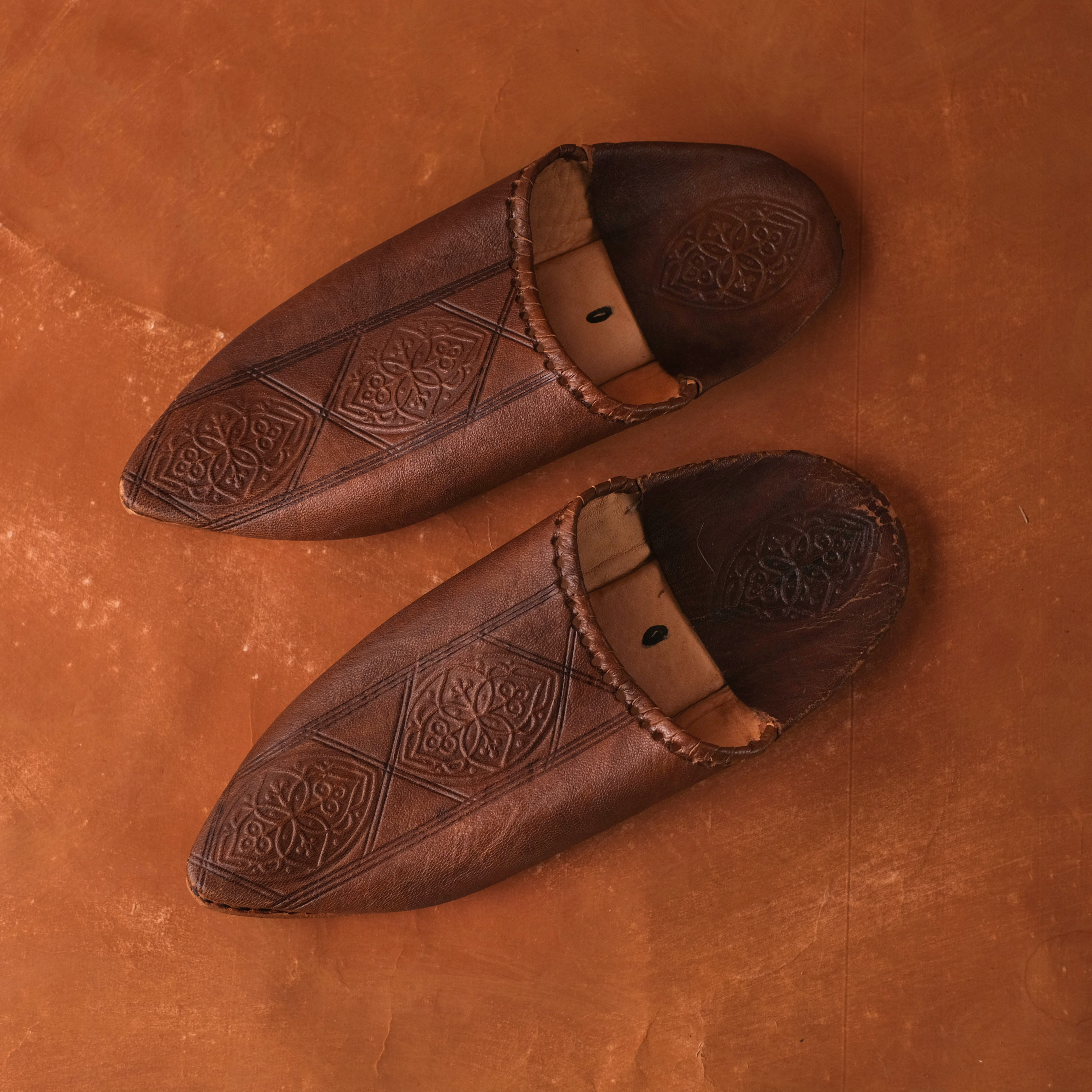 柏柏手工鞋 ｜印紋棕 -尖｜摩洛哥