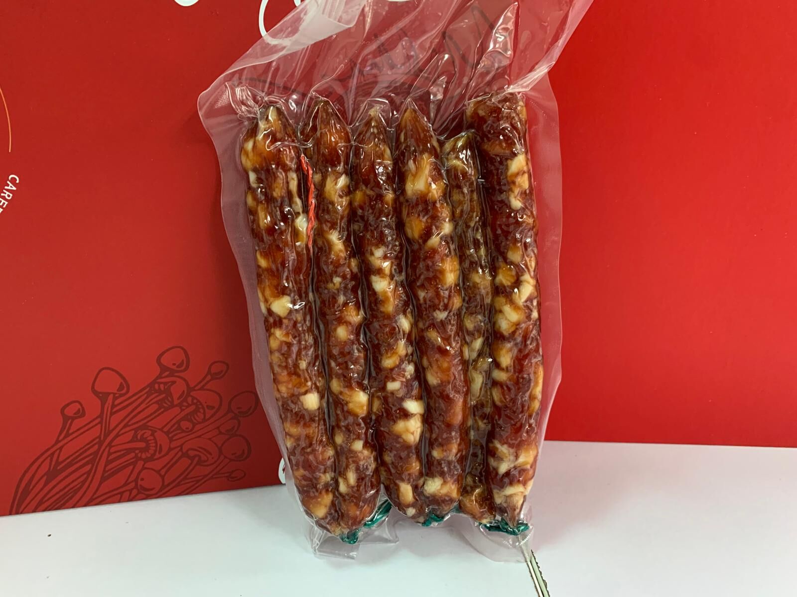 MN06 30年香港臘味老字號 -食過翻尋味三花臘腸  (足300克100%香港製造)