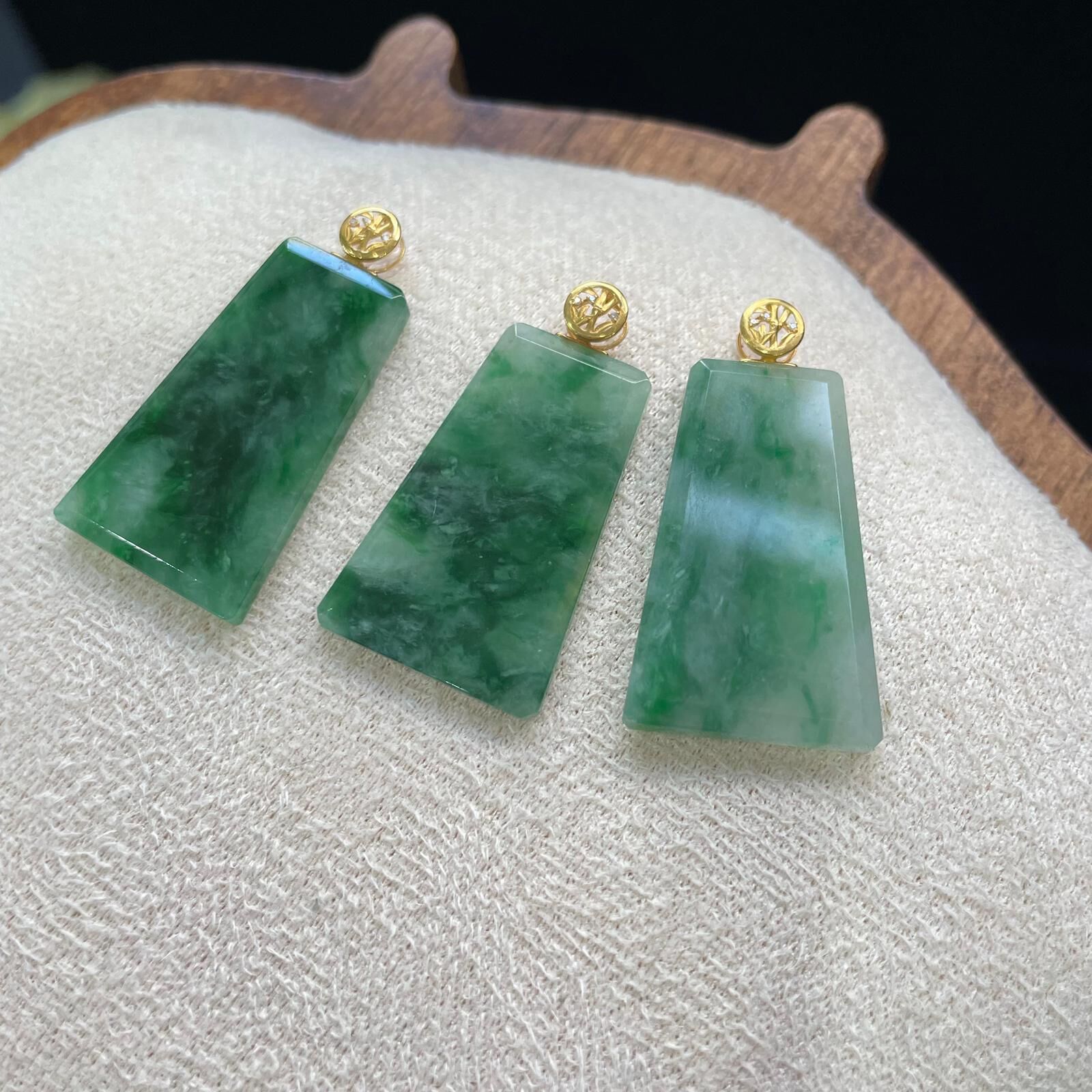 【直播】LL010423 飄綠無事牌18K吊墜