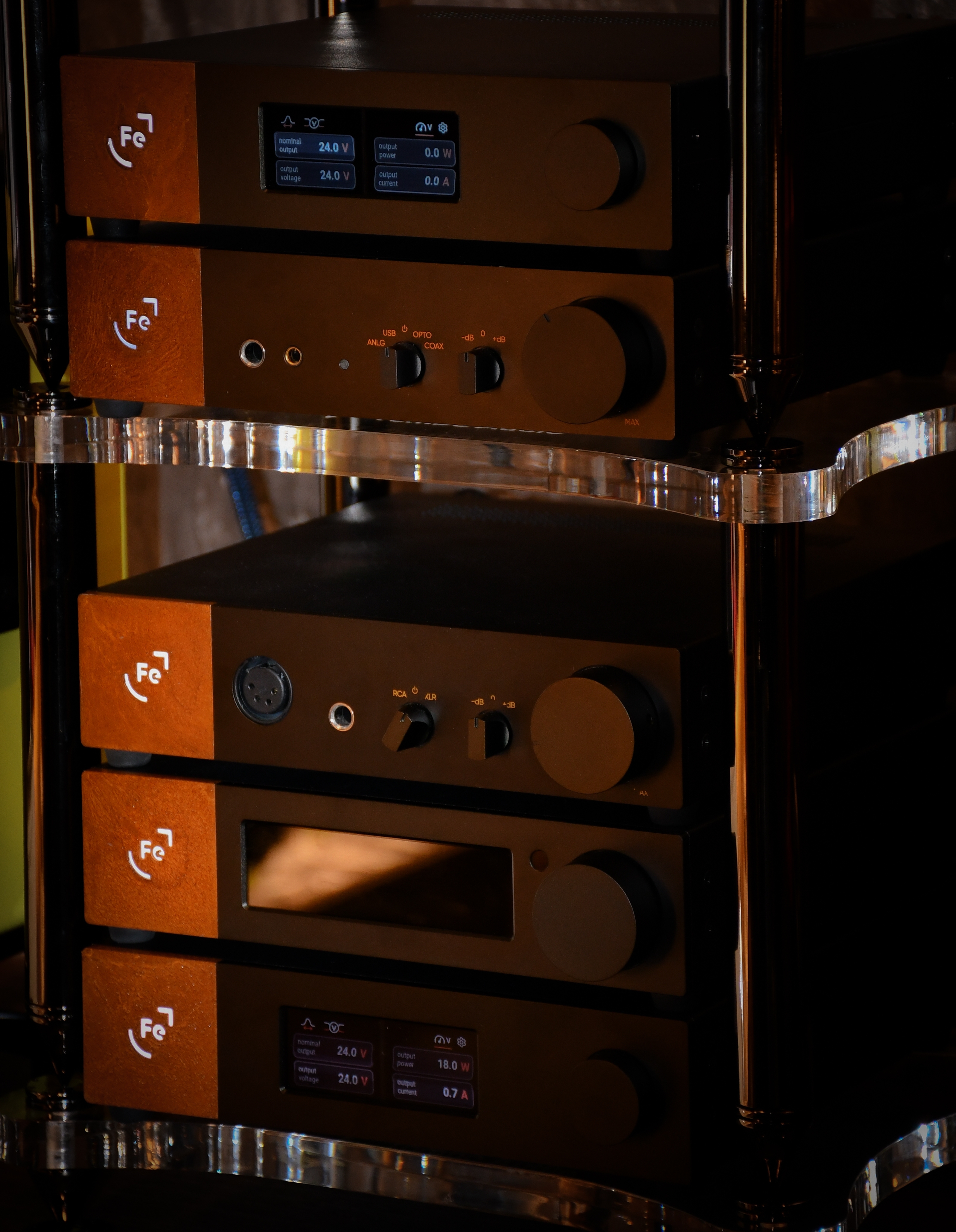 Ferrum HYPSOS WANDLA OOR desktop setup