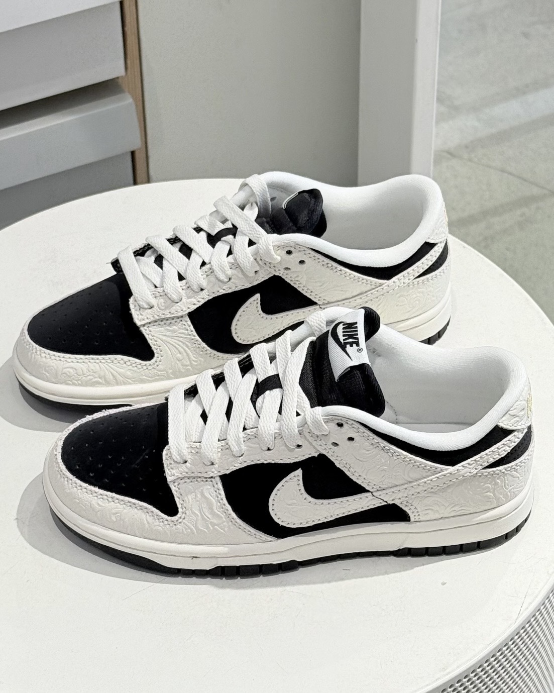 NIKE DUNK LOW 2026年 馬年限定 反轉熊貓 浮雕 奶油黑 白黑 米白 女鞋 IF3944-001 / 預購