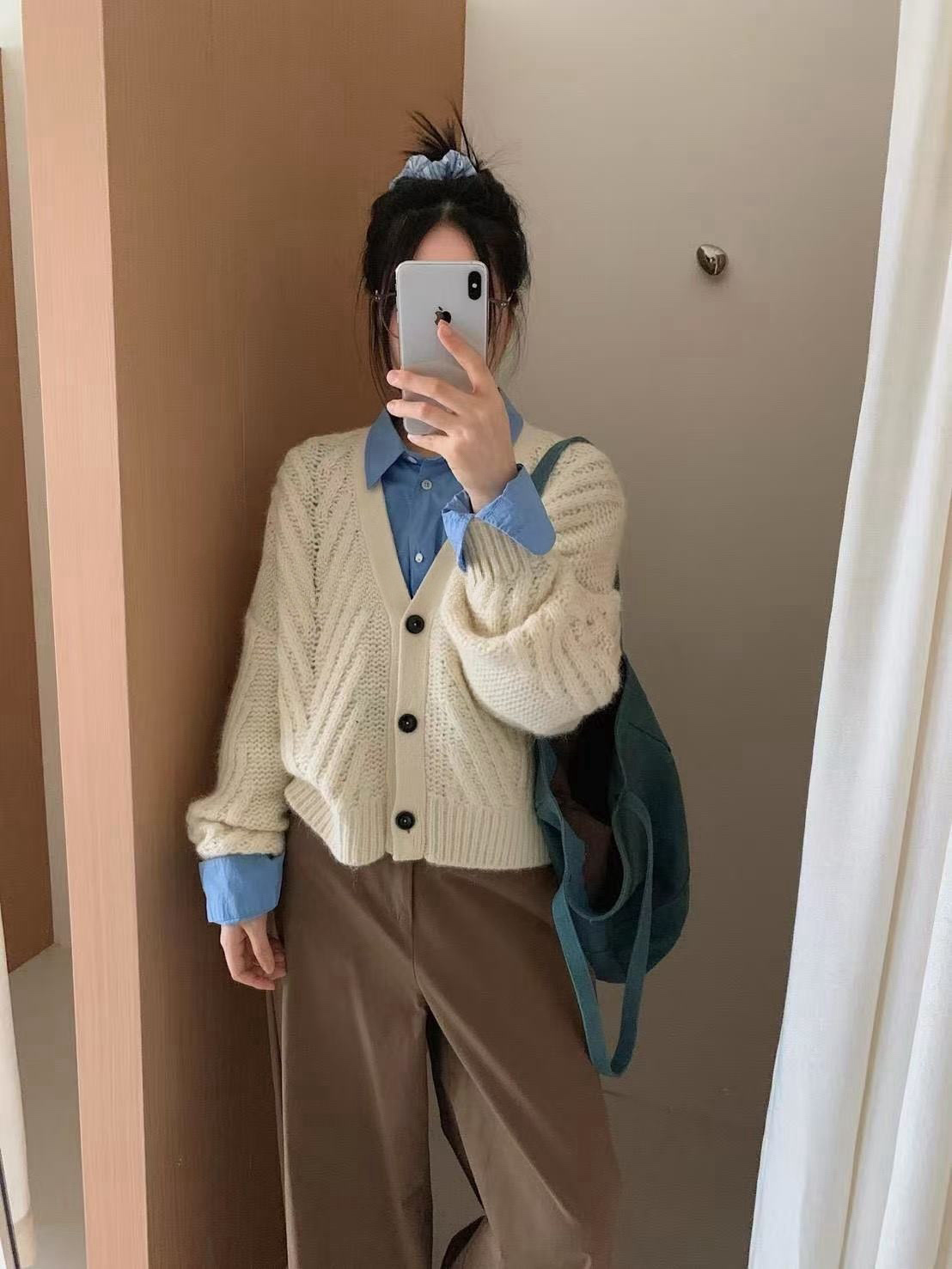 380 柔軟麻花V領開衫