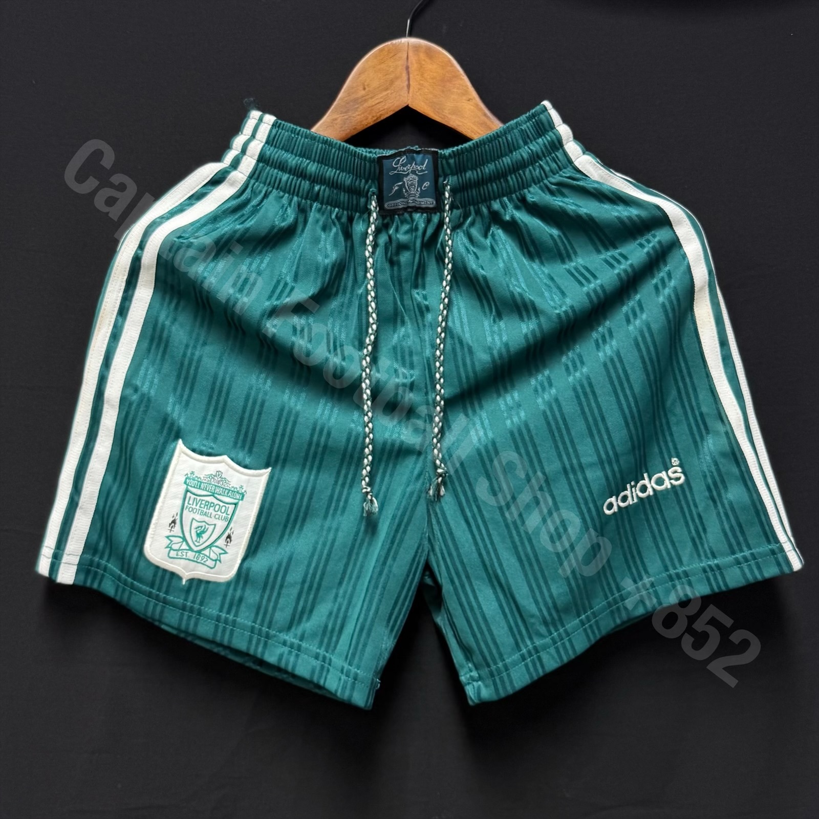 Liverpool 1995-1996 Adidas Away Shorts