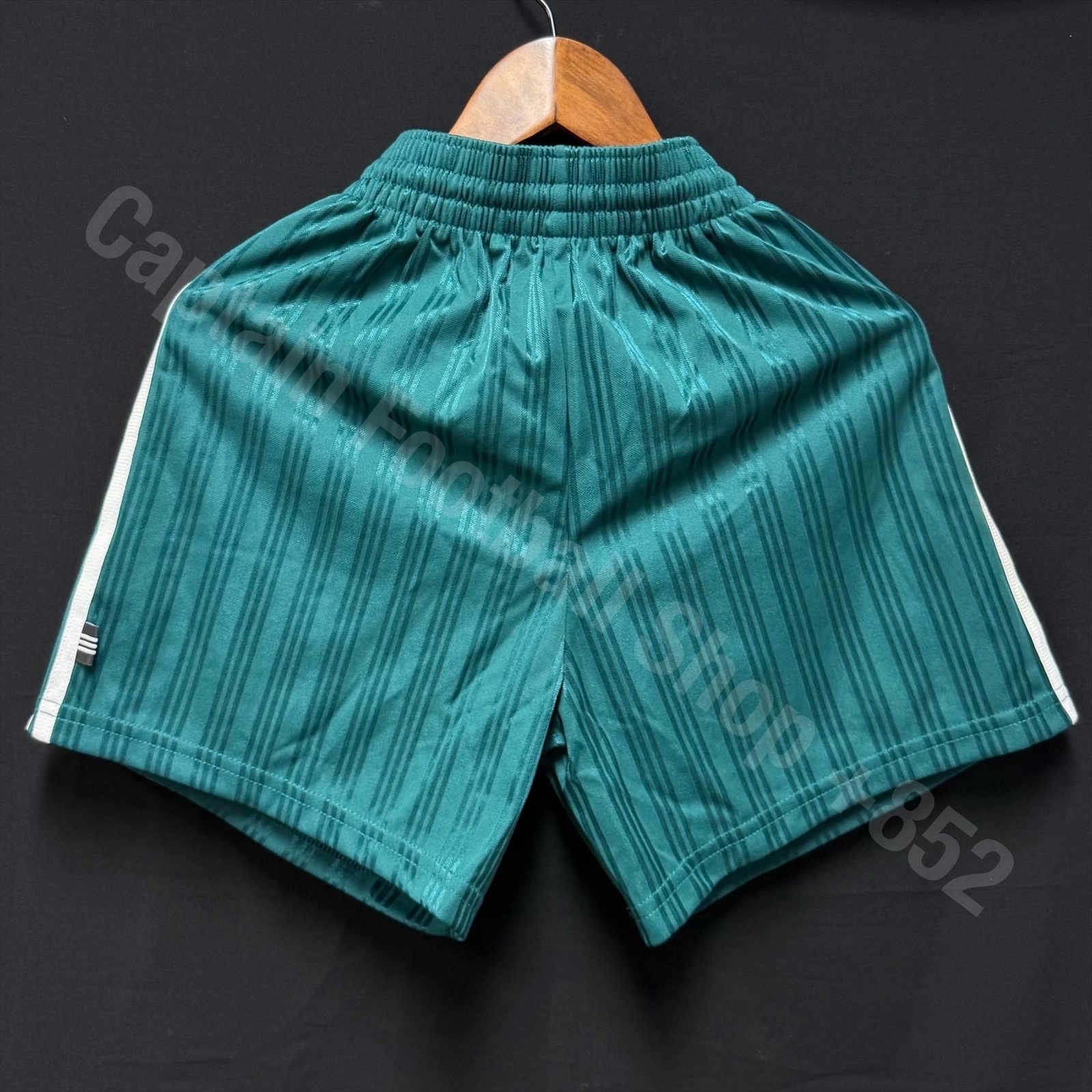 Liverpool 1995-1996 Adidas Away Shorts