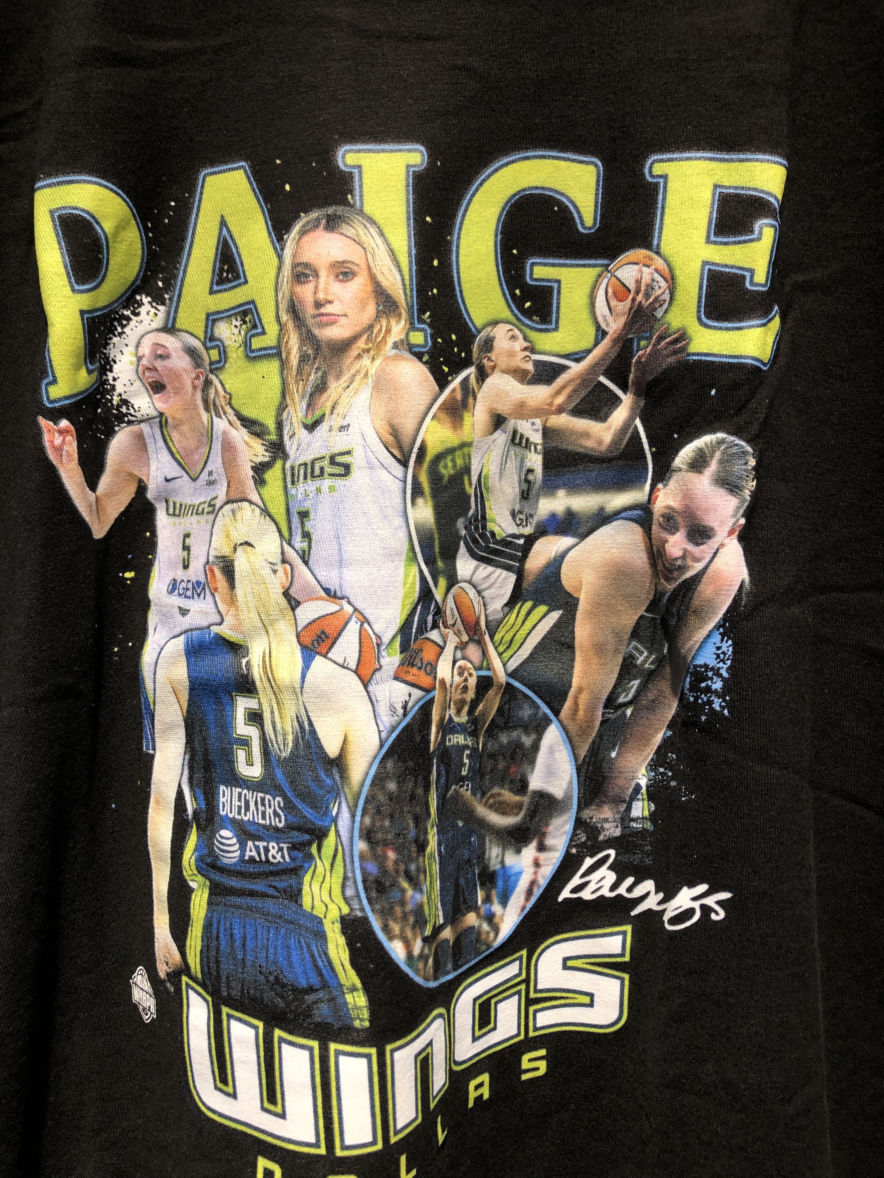 WNBA短袖 Paige Bueckers 達拉斯飛馬 照片 人像 Stadium Essentials Unisex Player Crossroads Tee 棉質 短袖 全新