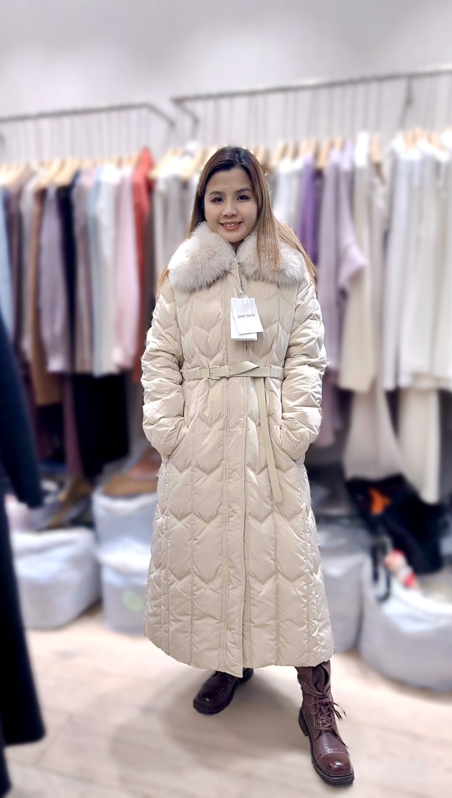 NE27 領口狐狸毛 鴨絨80 胸40 長46 $2399 (一口價)