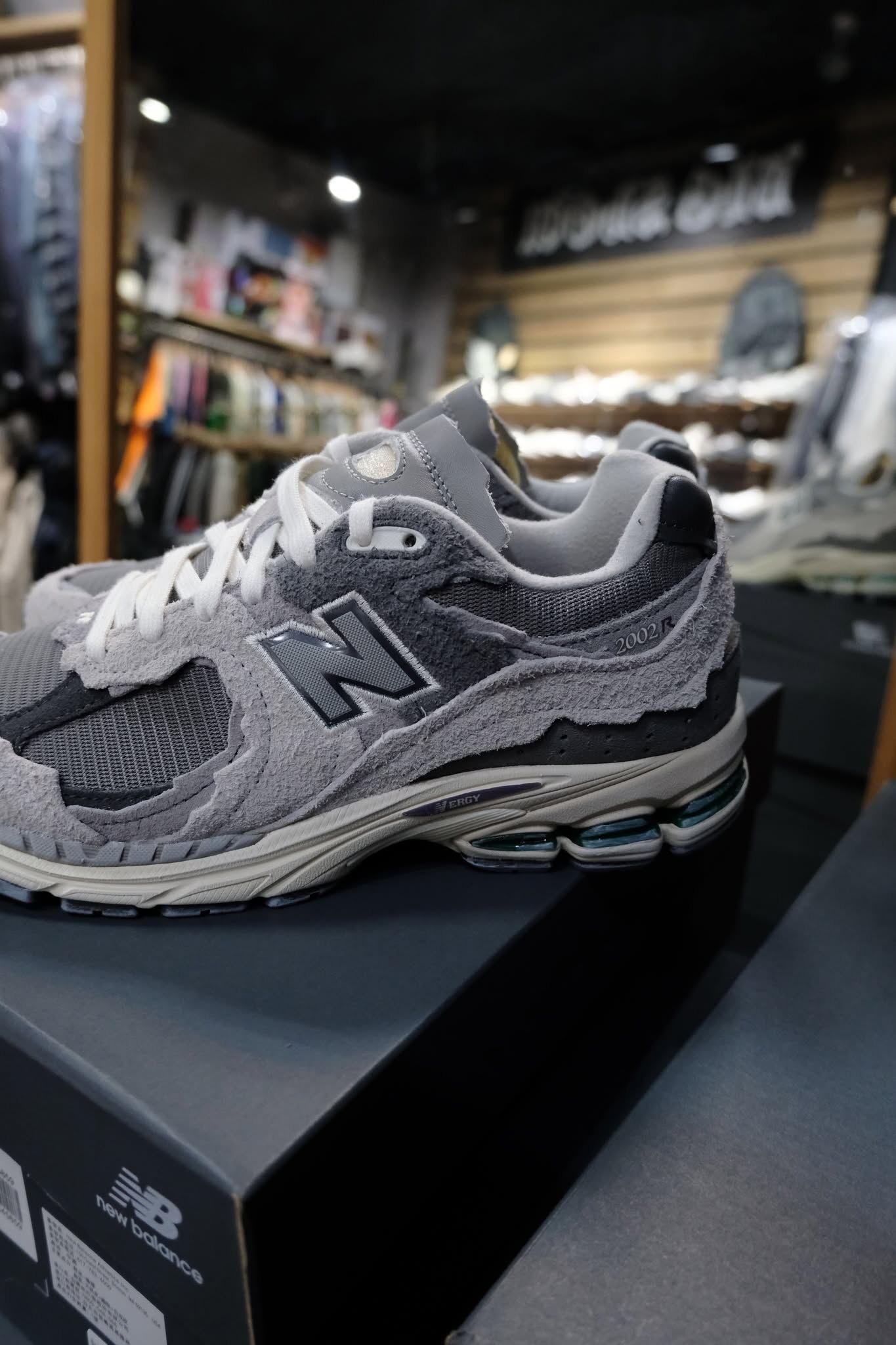 New Balance 2002R "Refined Future" 灰白 解構 M2002RDA