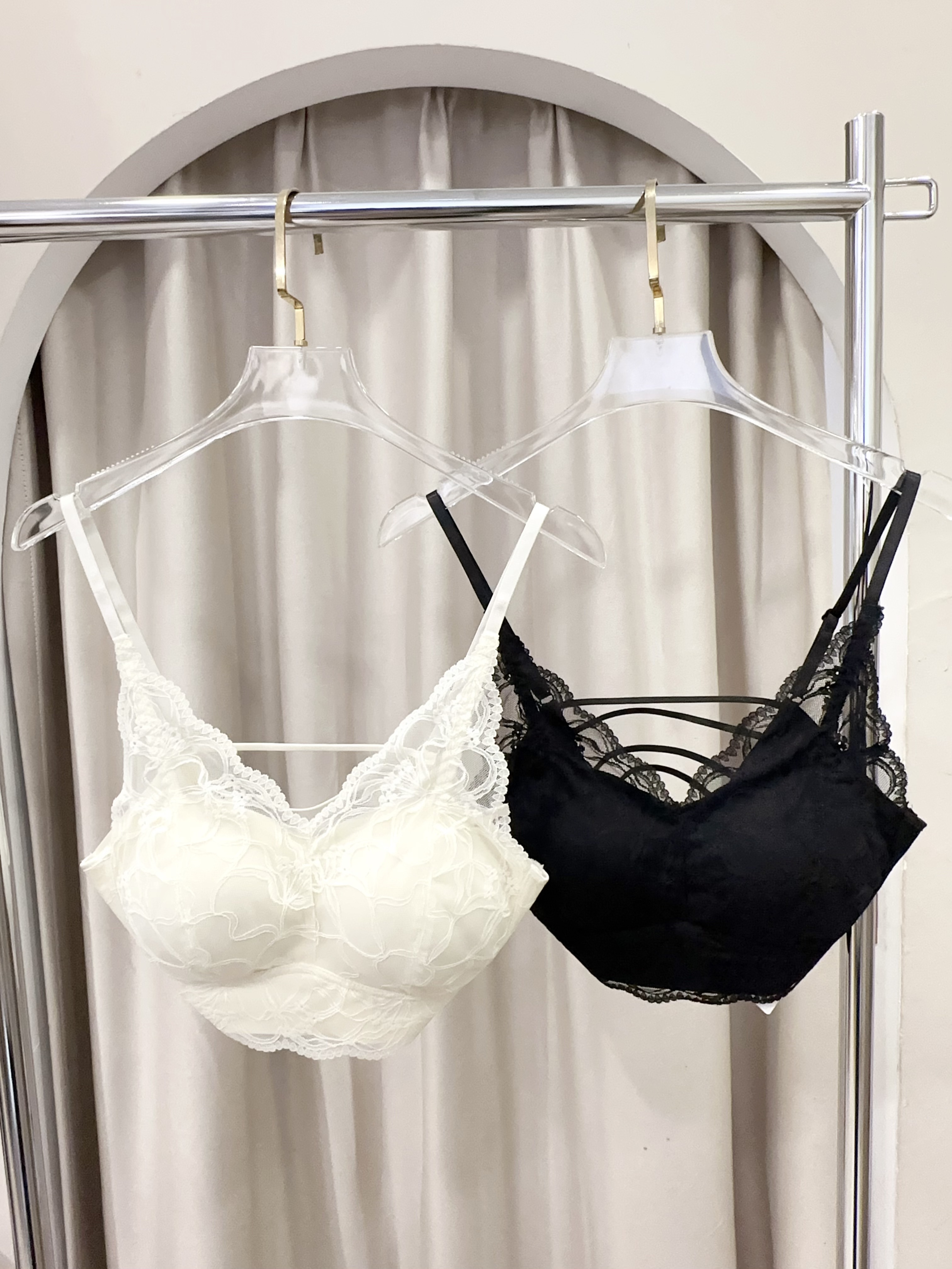 美背簍空蕾絲bra top