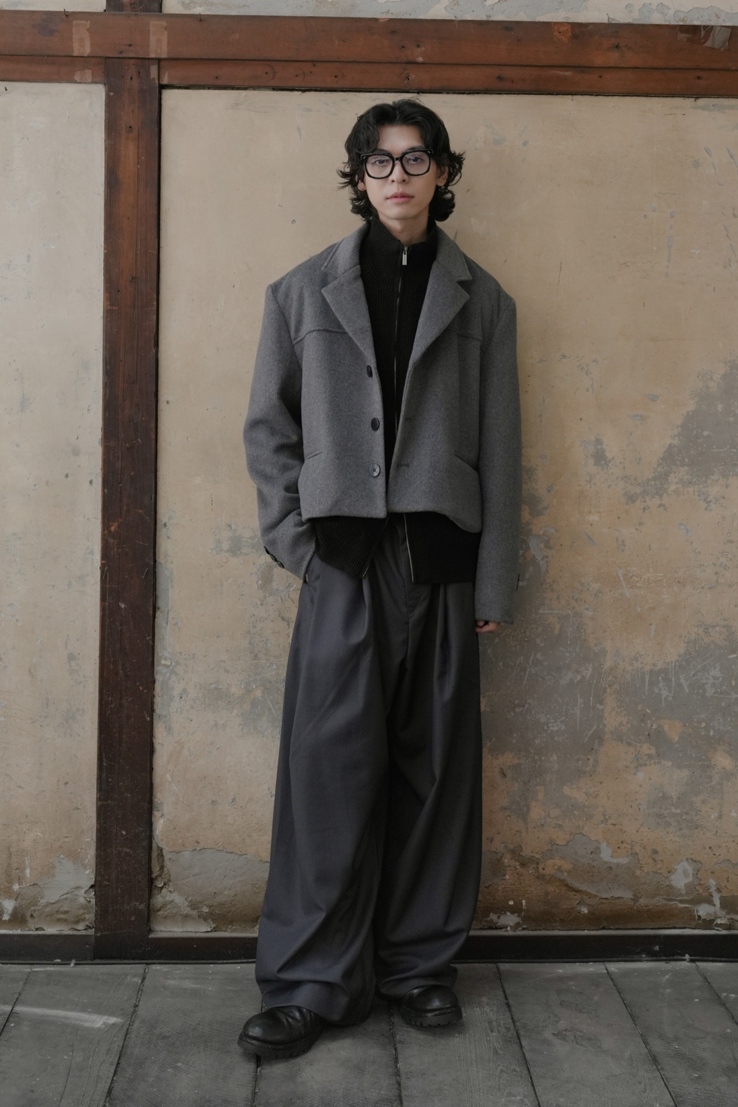 Elegant Wool Cropped 3-Button Blazer #西裝