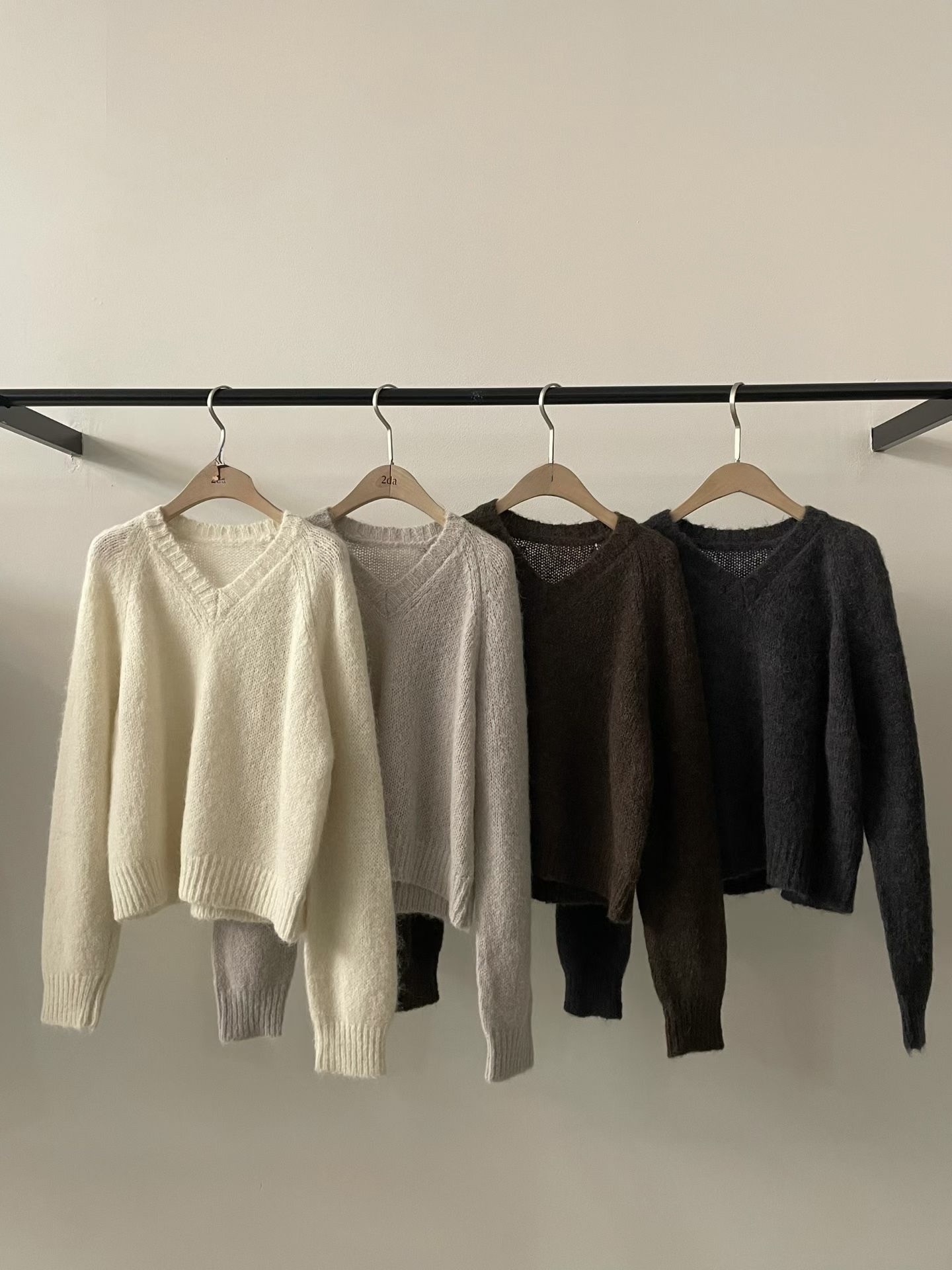 A1DA12A#4055V 領冷衫^4色