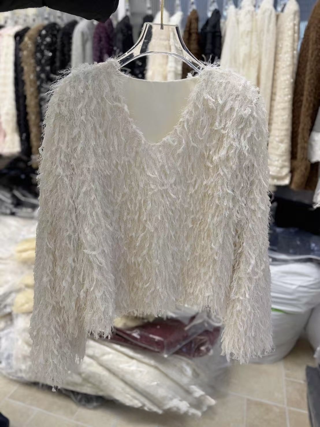 660 時髦羽毛流蘇V領上衣