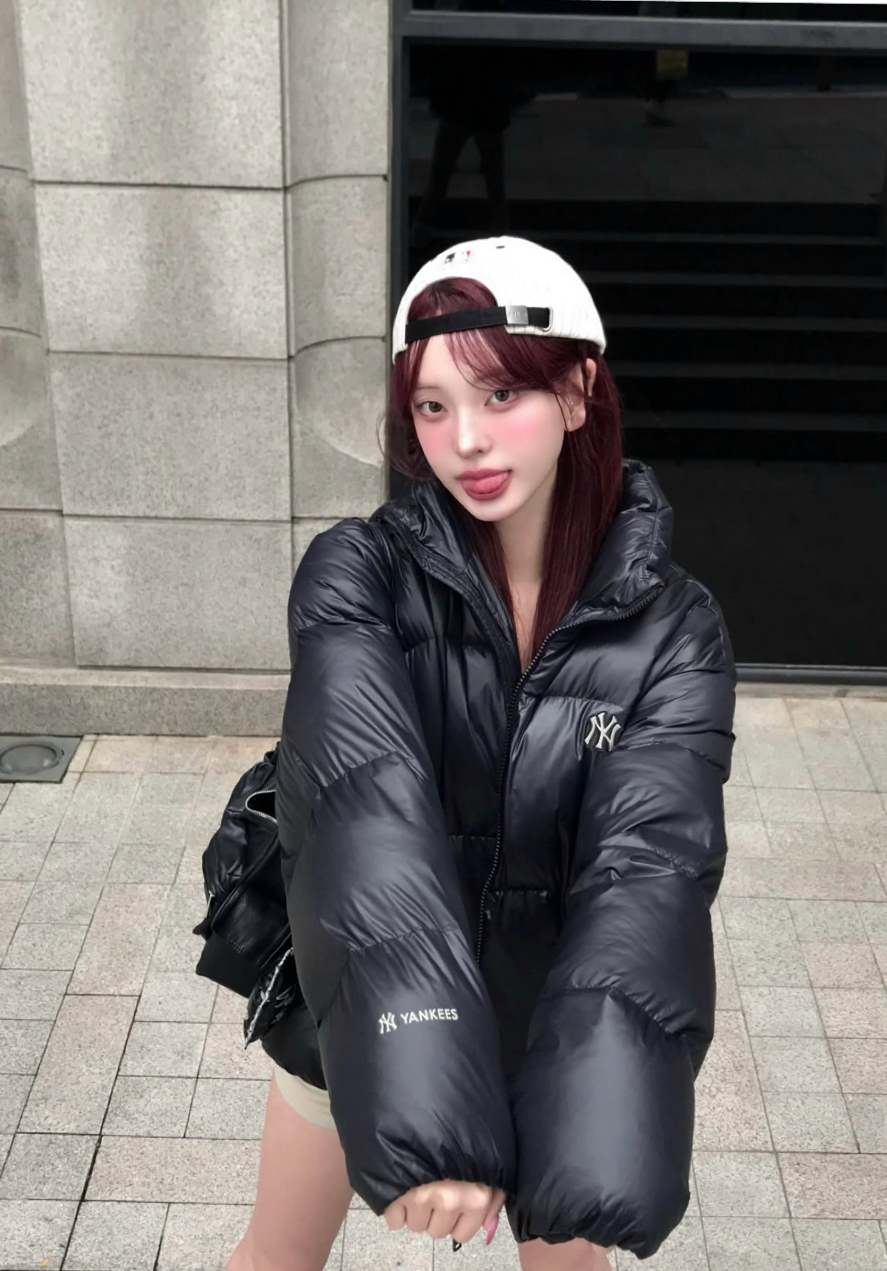 代購-MLB 紐約洋基隊FW25 鴨絨 經典立體 長袖亮面 拉鍊麵包羽絨服 男女同款